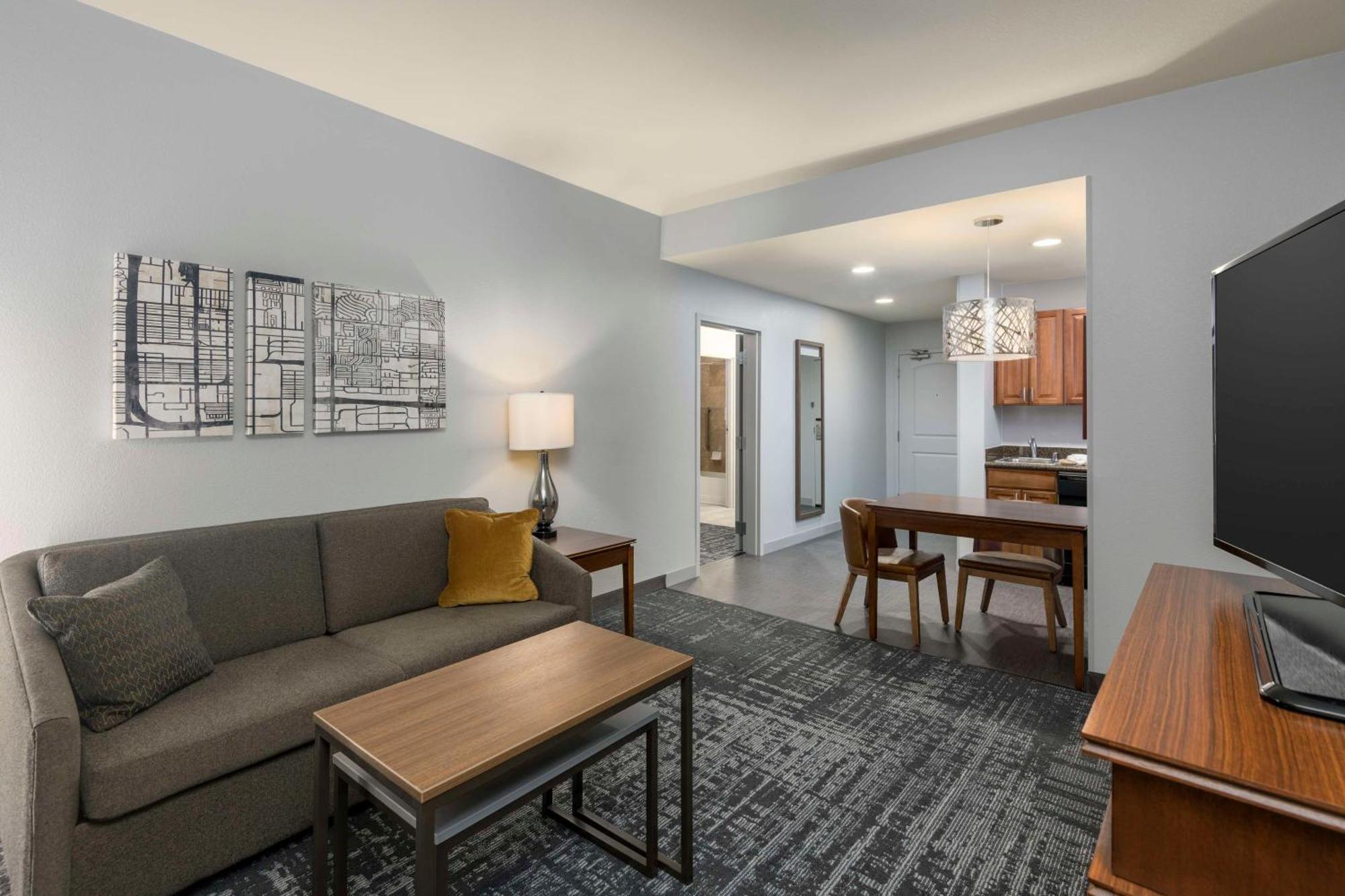 Two Bedroom Suite One King Two Queen Beds Non-Smoking