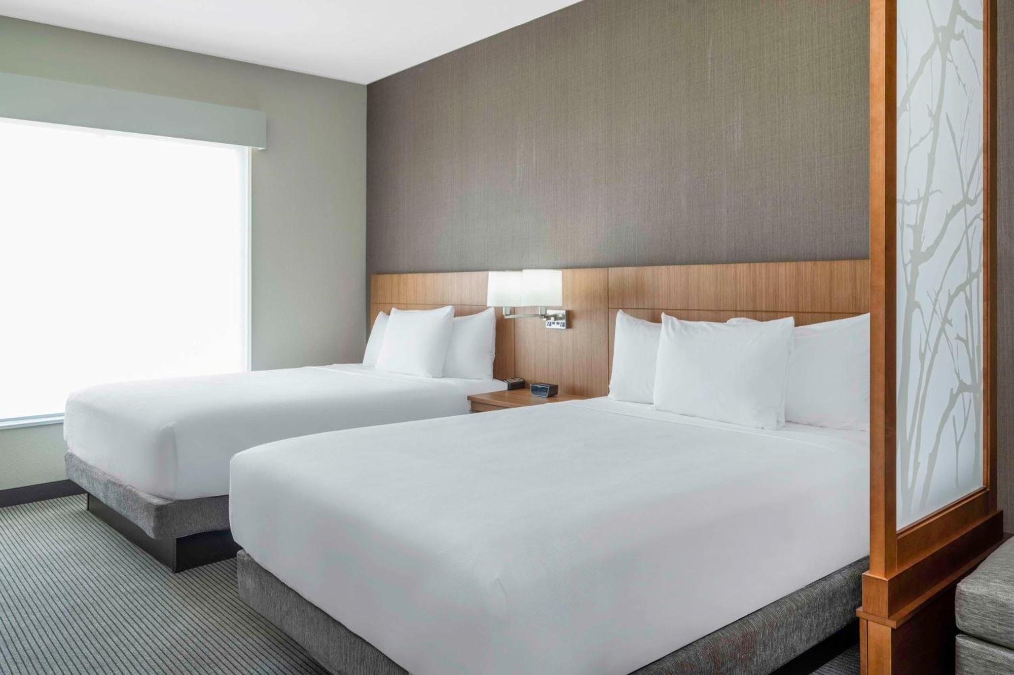 Queen Room with Two Queen Beds and Sofa Bed - High Floor