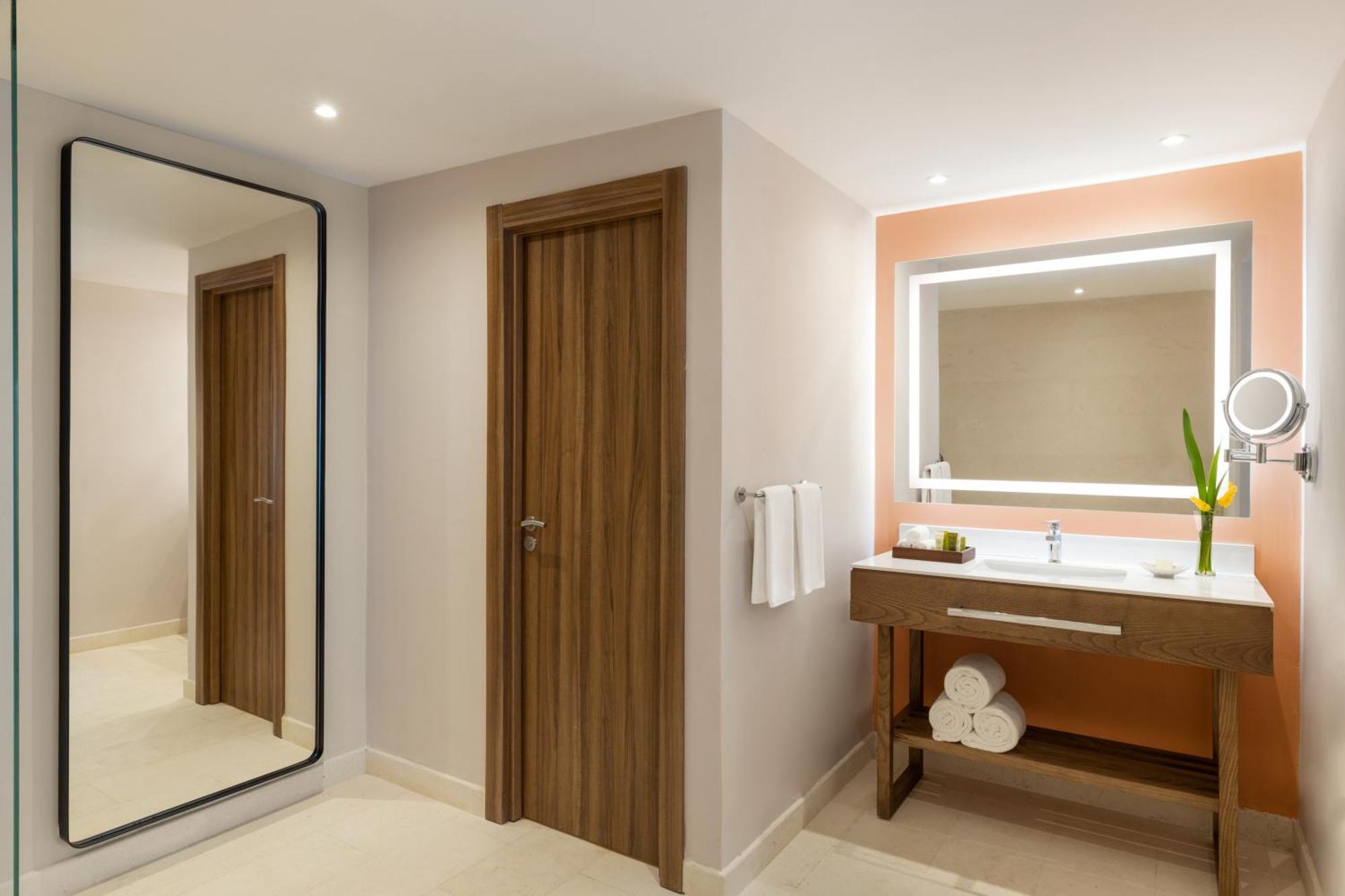 Suite Club Privilège 1 Lit King-Size - Vue sur Jardin  