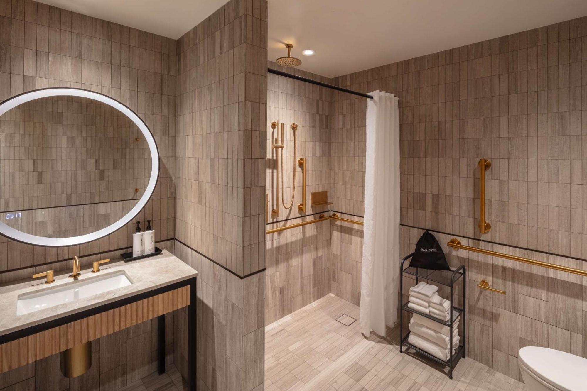 Corner King Suite Roll Shower Square View Mobility Accessible