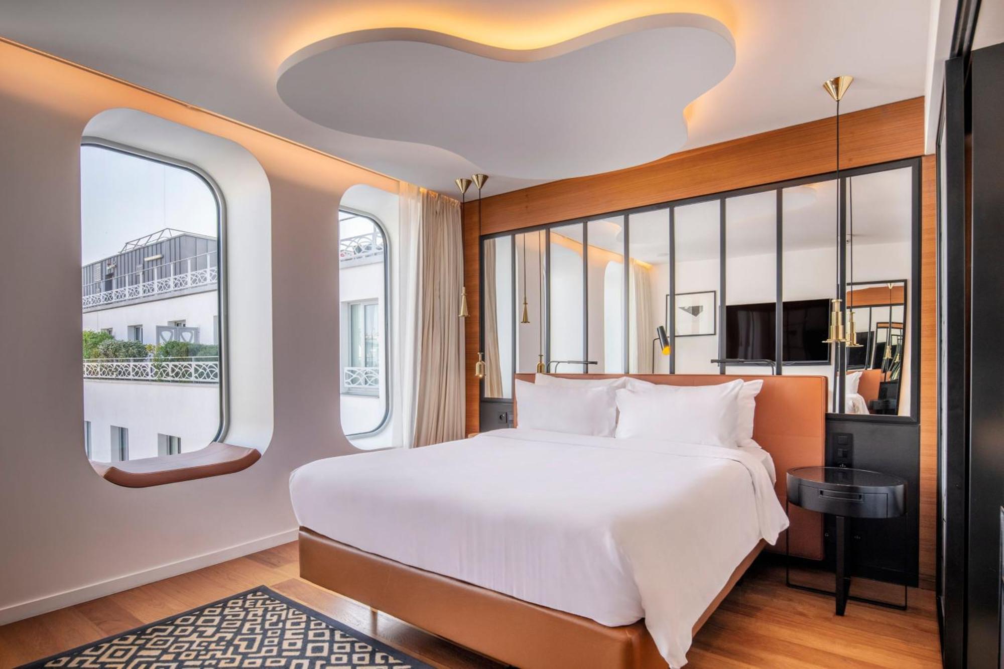 Bobo Room with Garden or City View