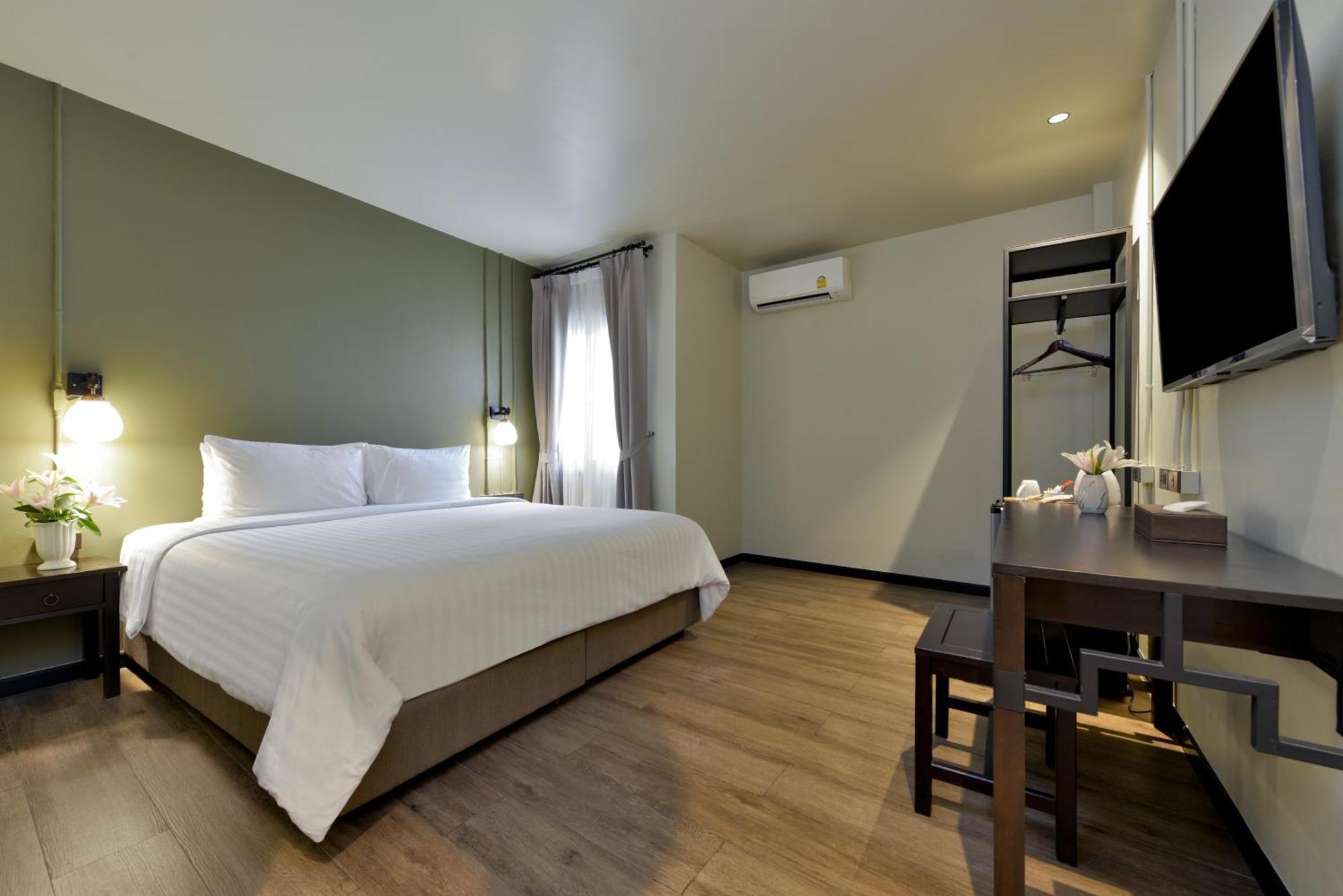 Superior King Room
