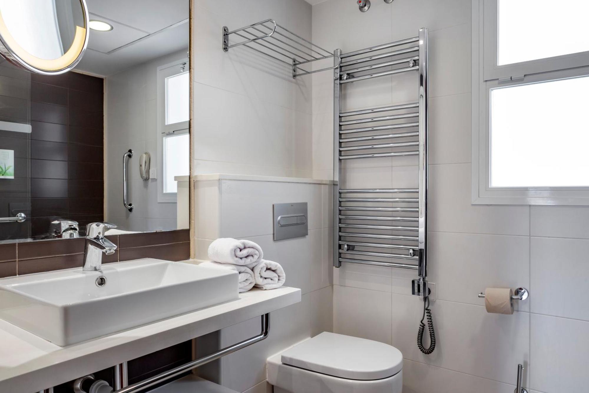 One-Bedroom Apartment,1546988962:JPEG