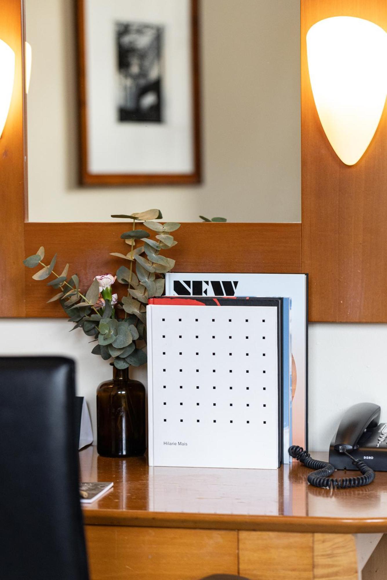 Queen Room,1611068502:JPEG