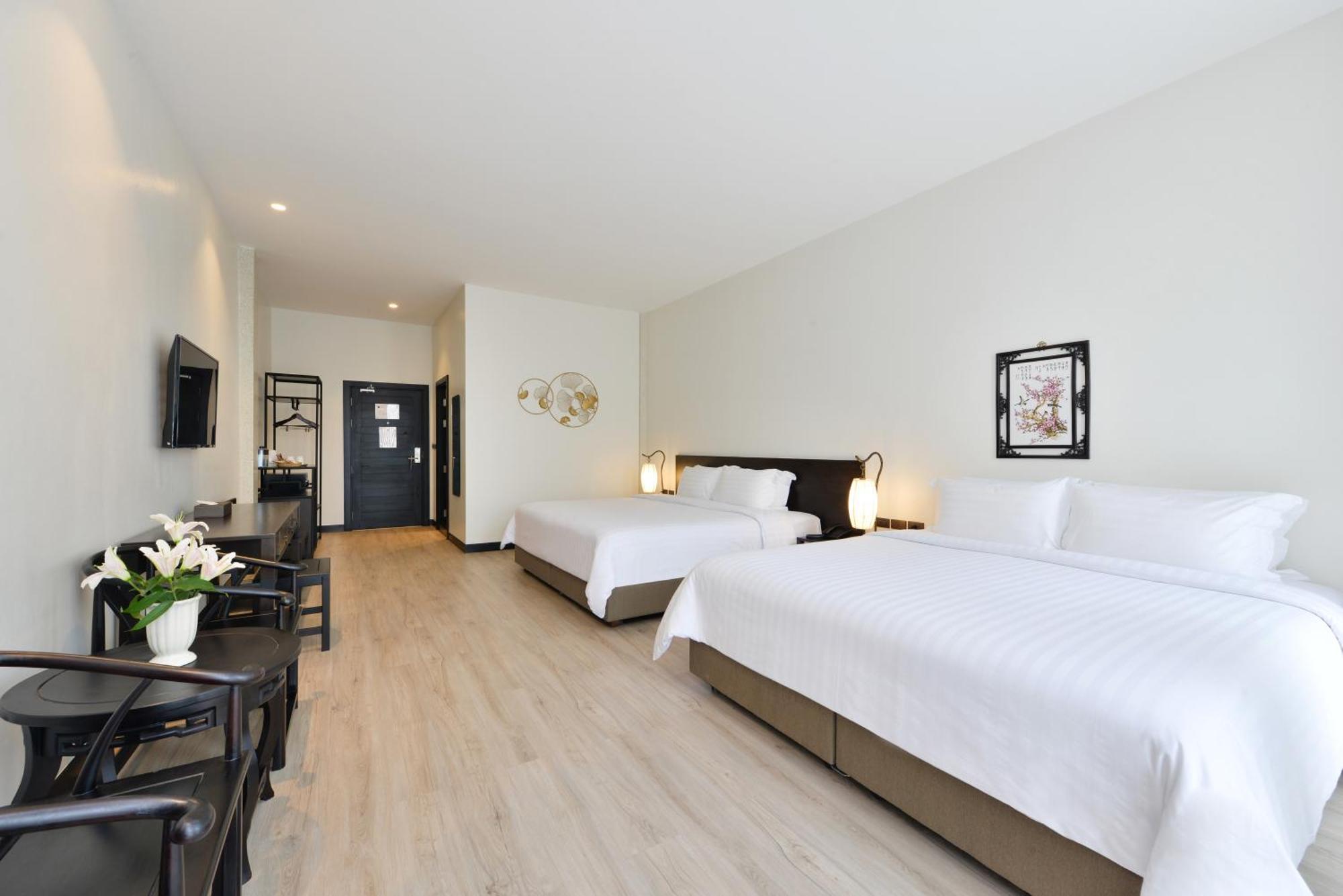 Deluxe Family Room