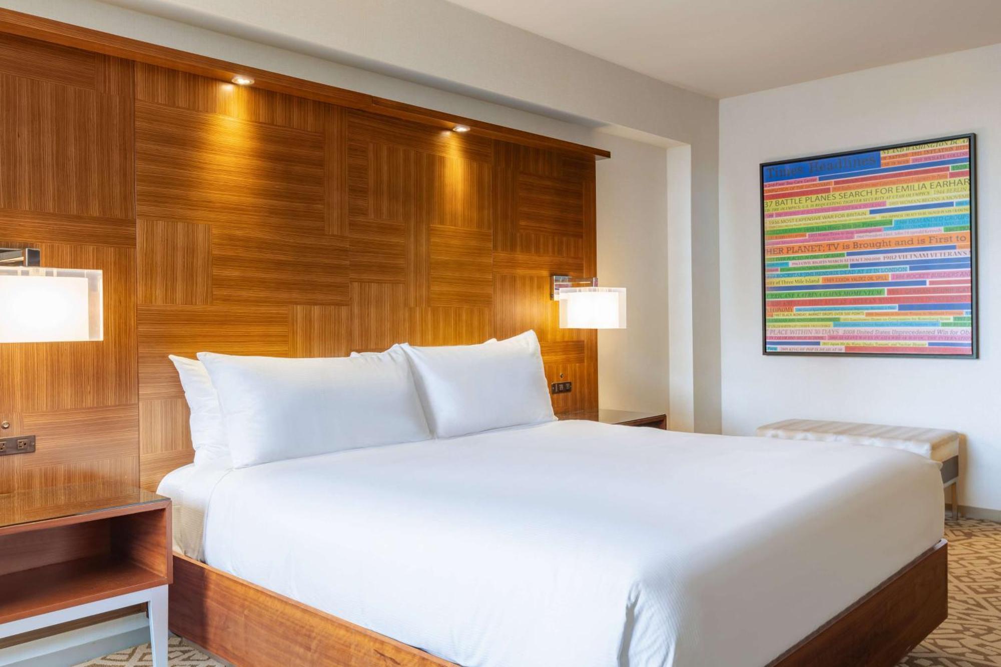 Corner King Room Street View High Floor