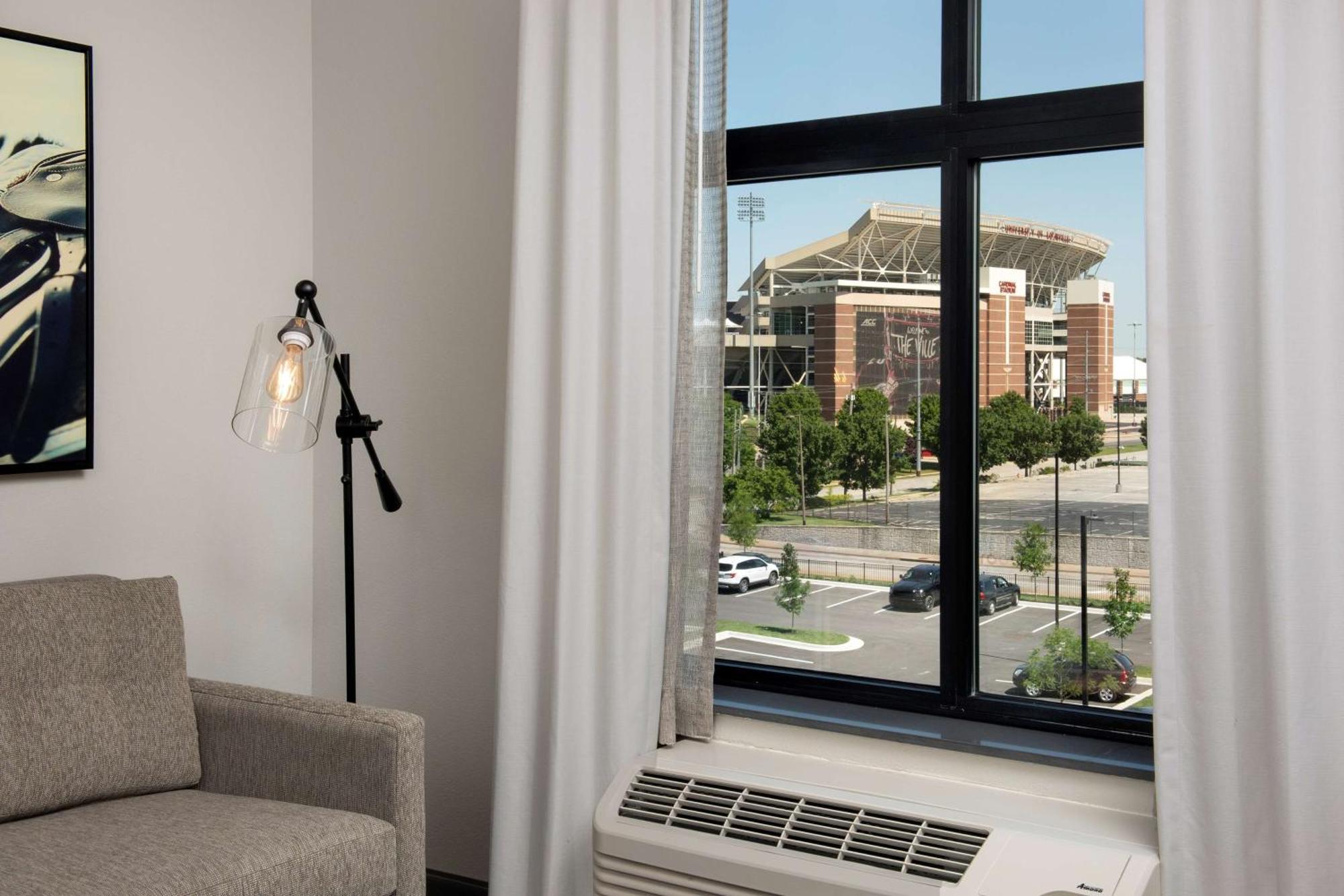 One-Bedroom King Suite