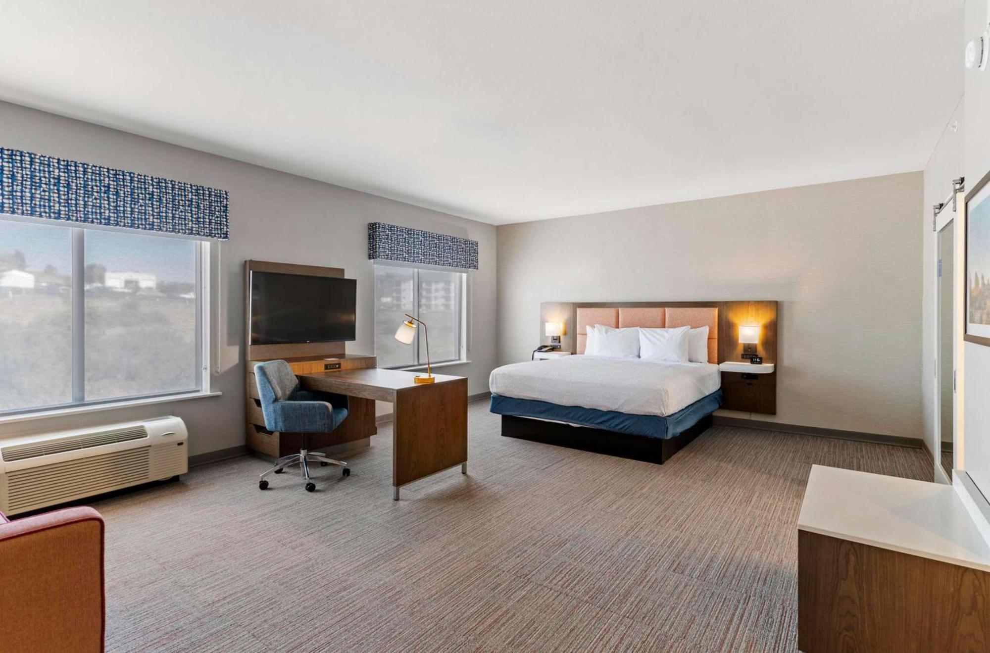 King Studio Suite