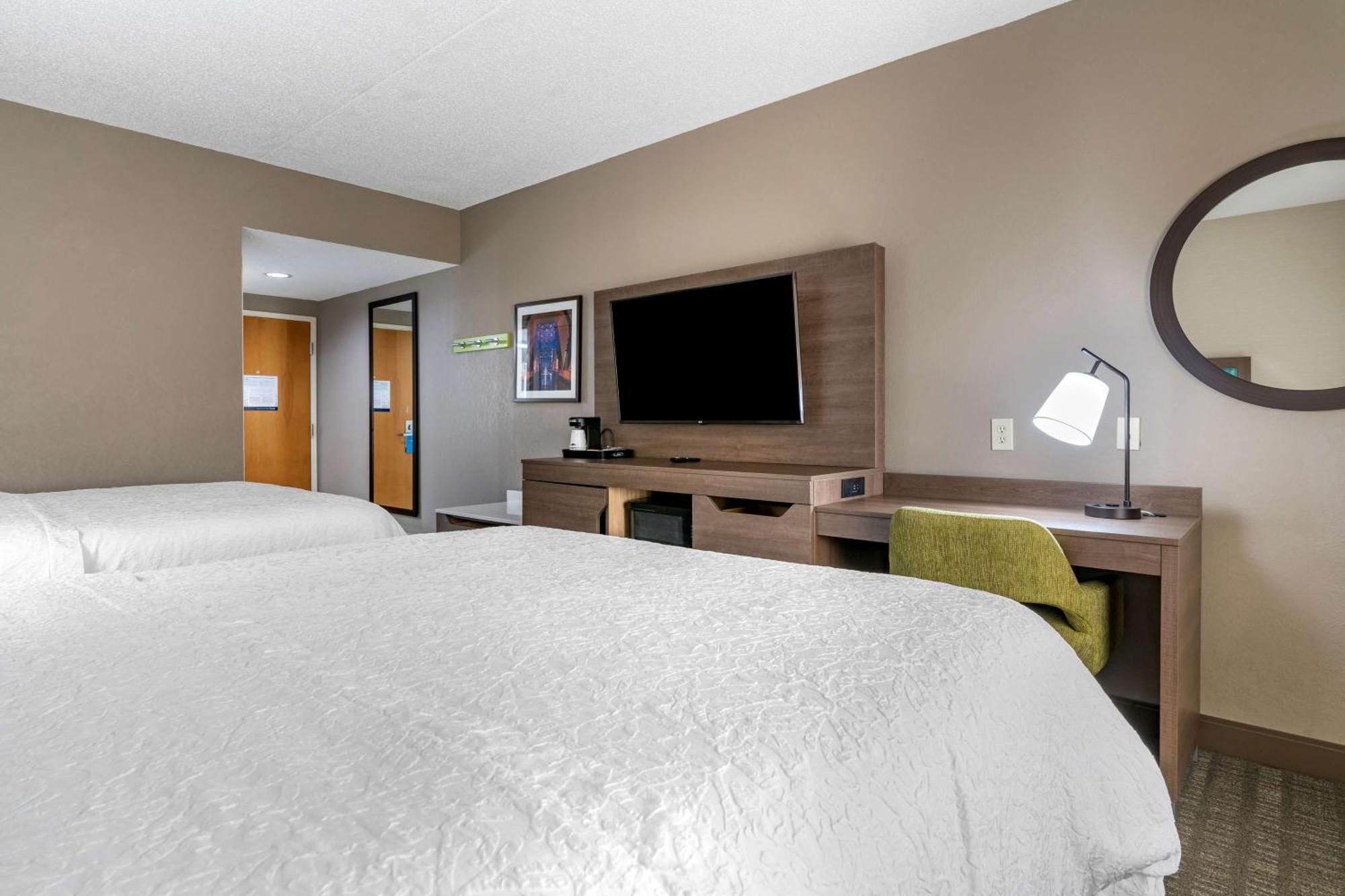 Room with Two Queen Beds - Non-Smoking