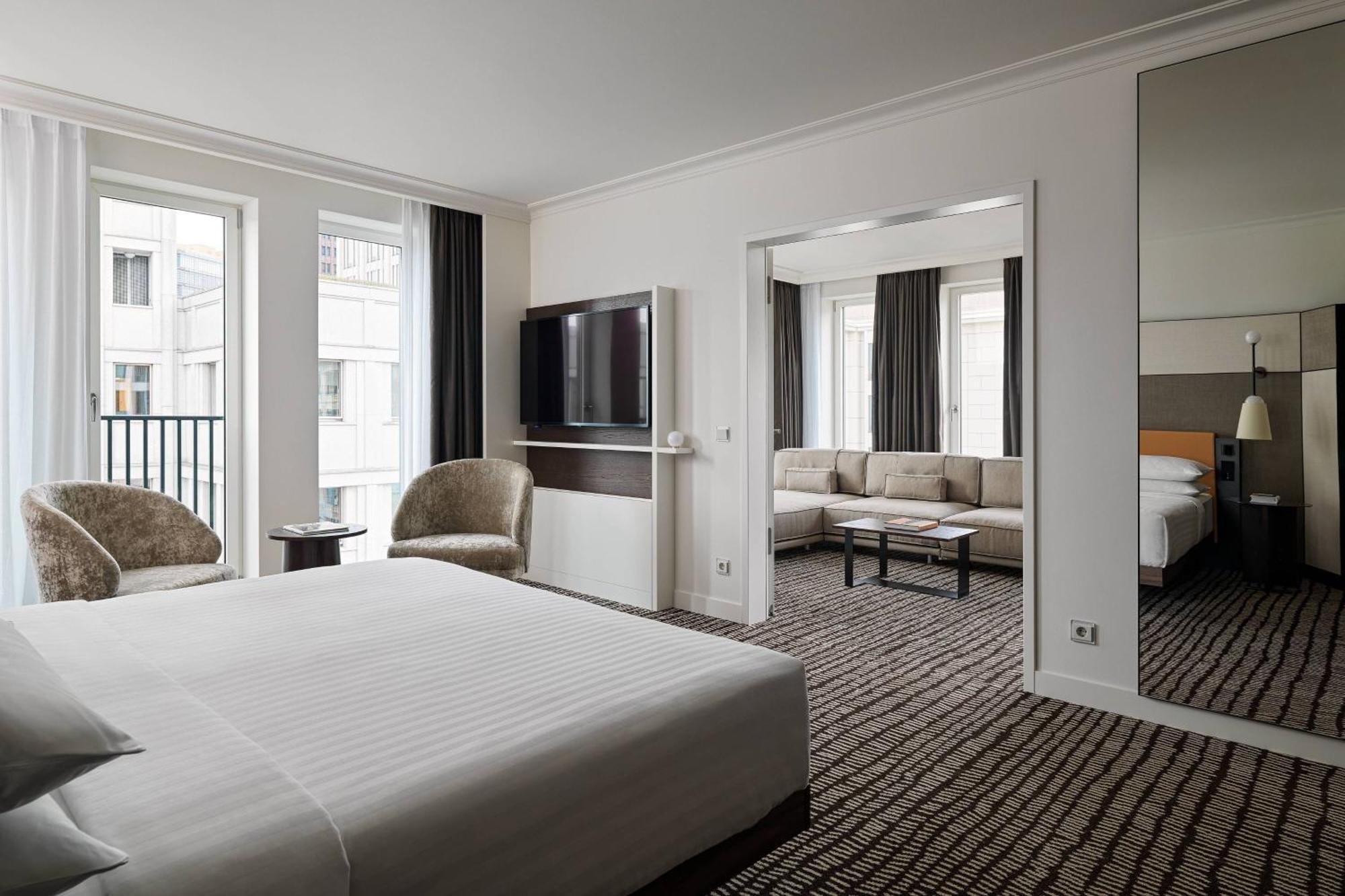 Executive-suite med kingsize-seng og adgang til loungen
