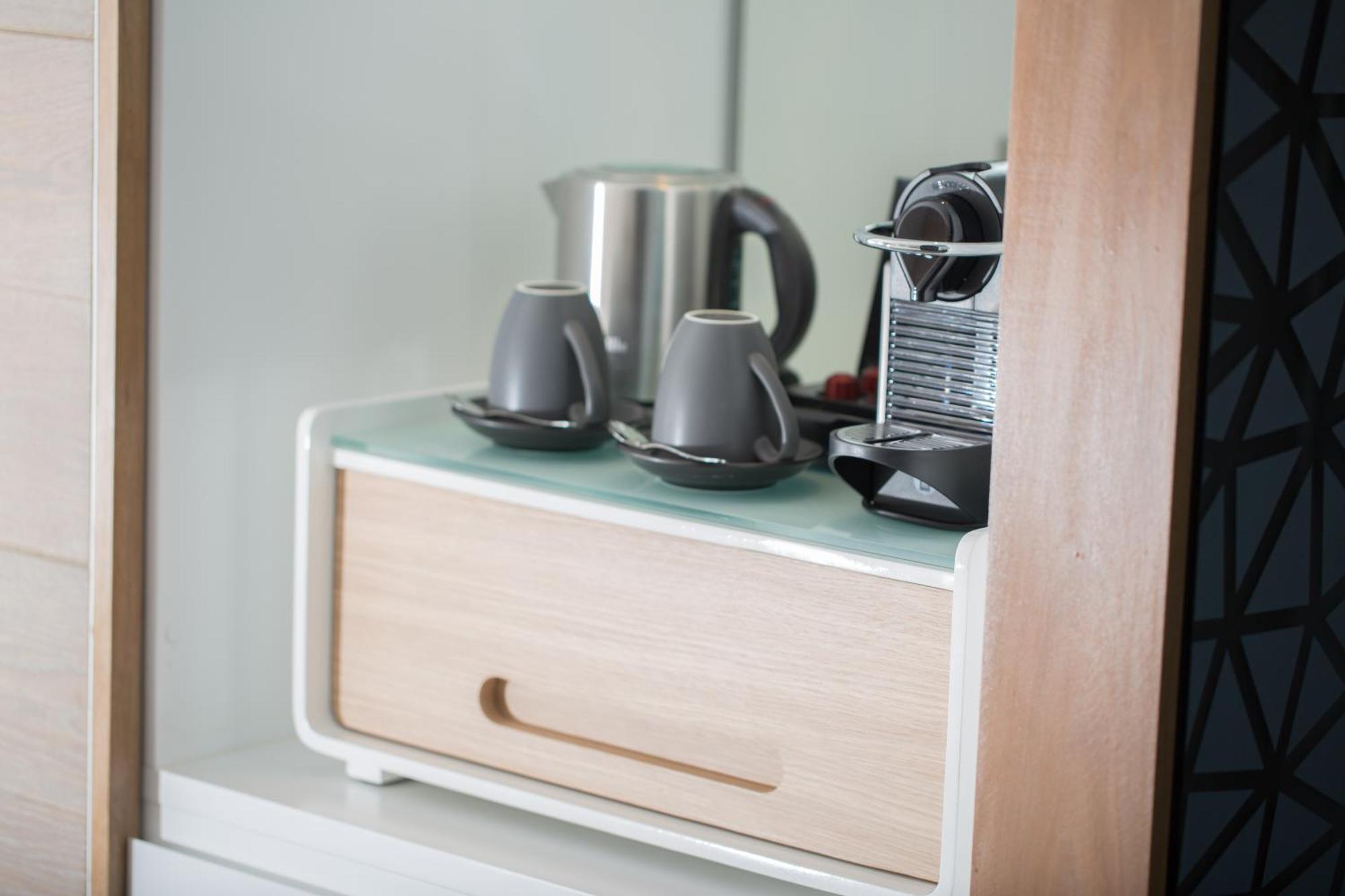 Superior King Room - Park, Sleep and Fly Package