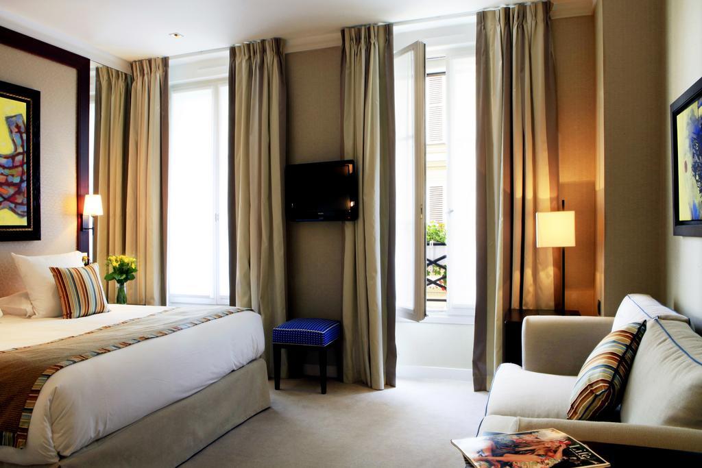 Deluxe Queen Room