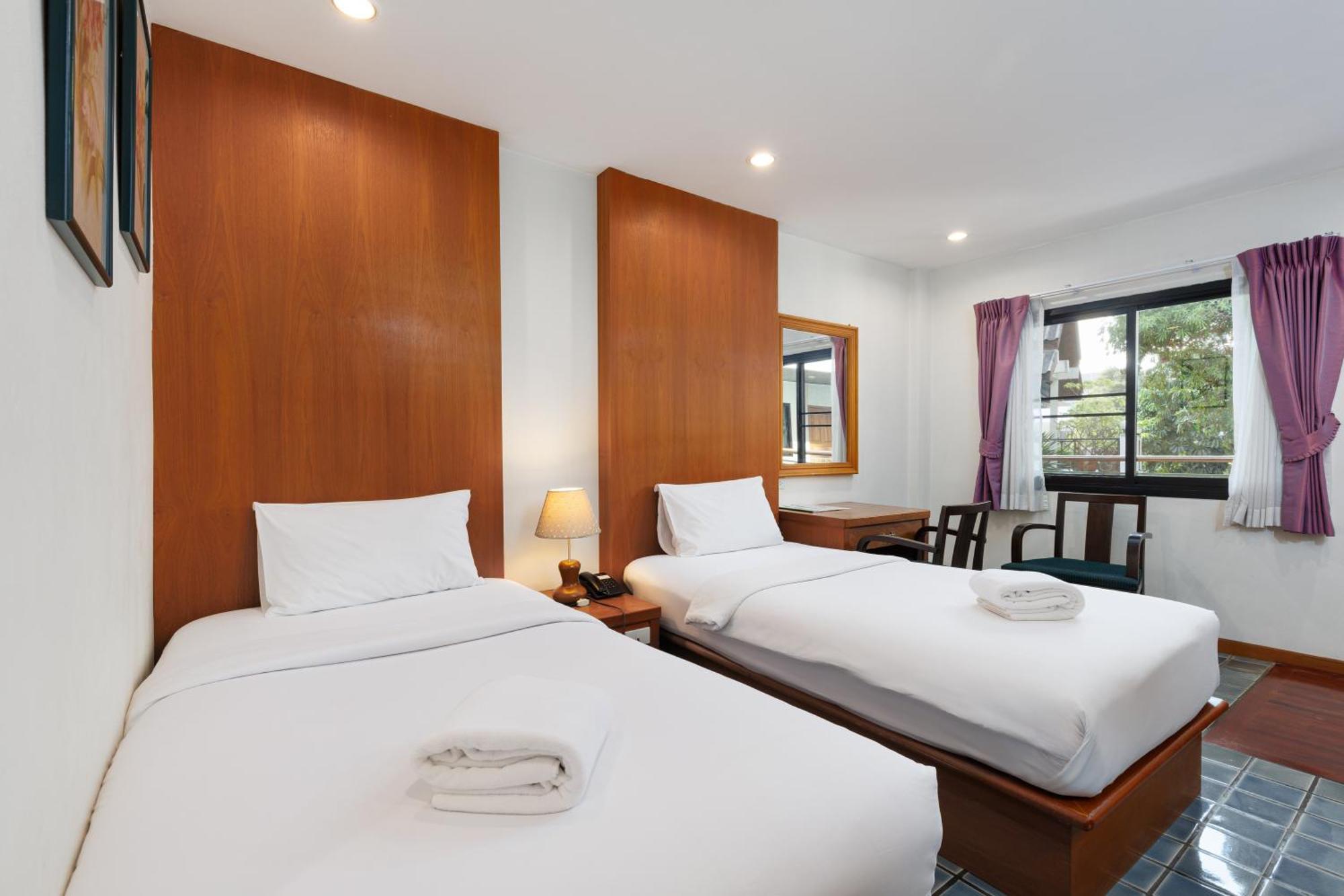 Standard Twin Room