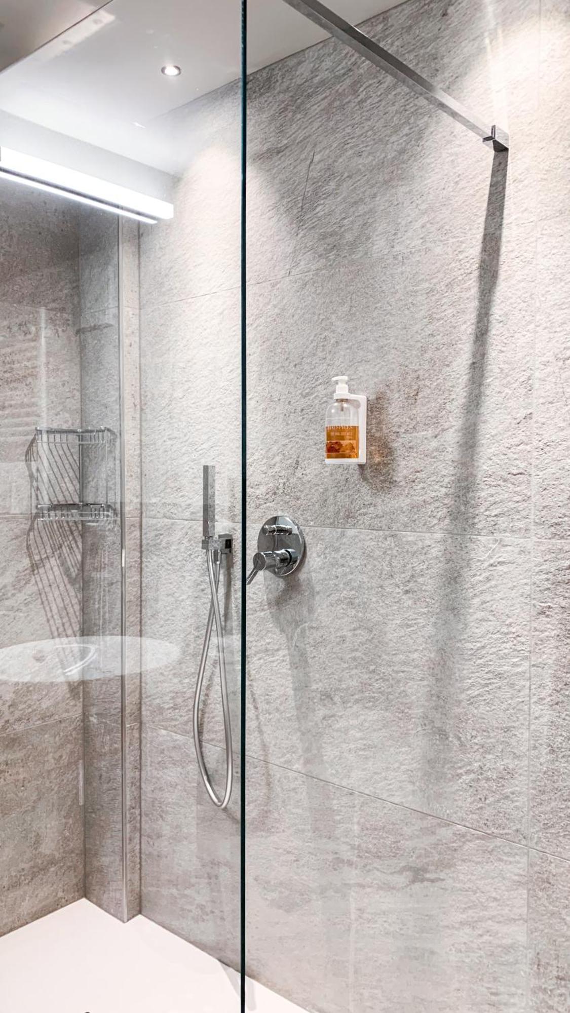 King Suite Spa Bath