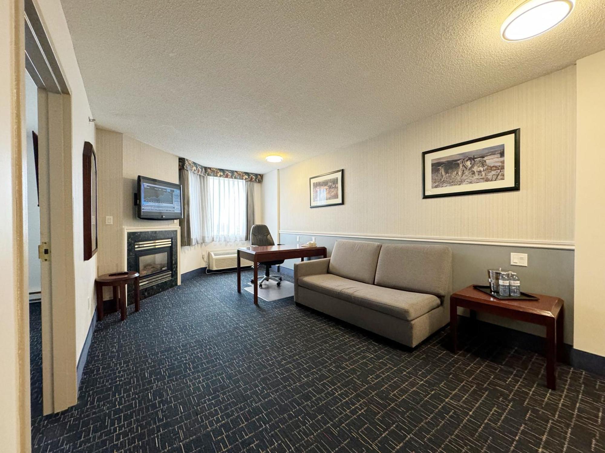 Plaza Suite