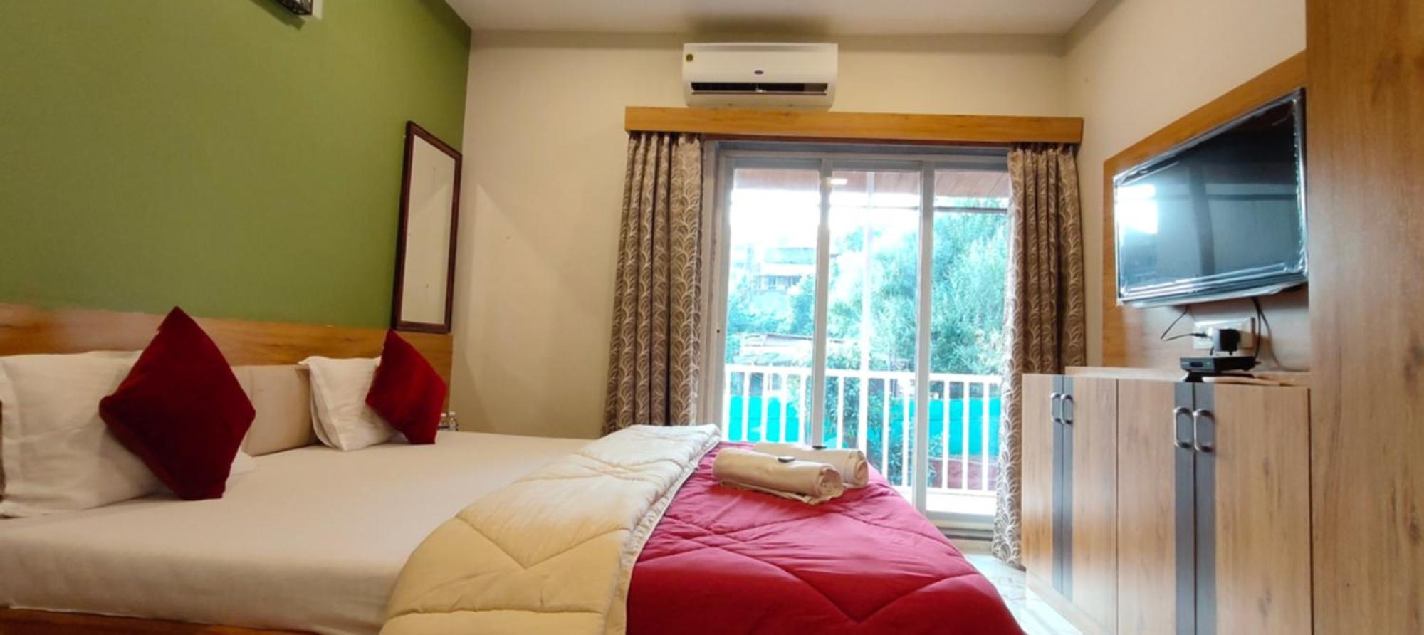 Deluxe Queen Room