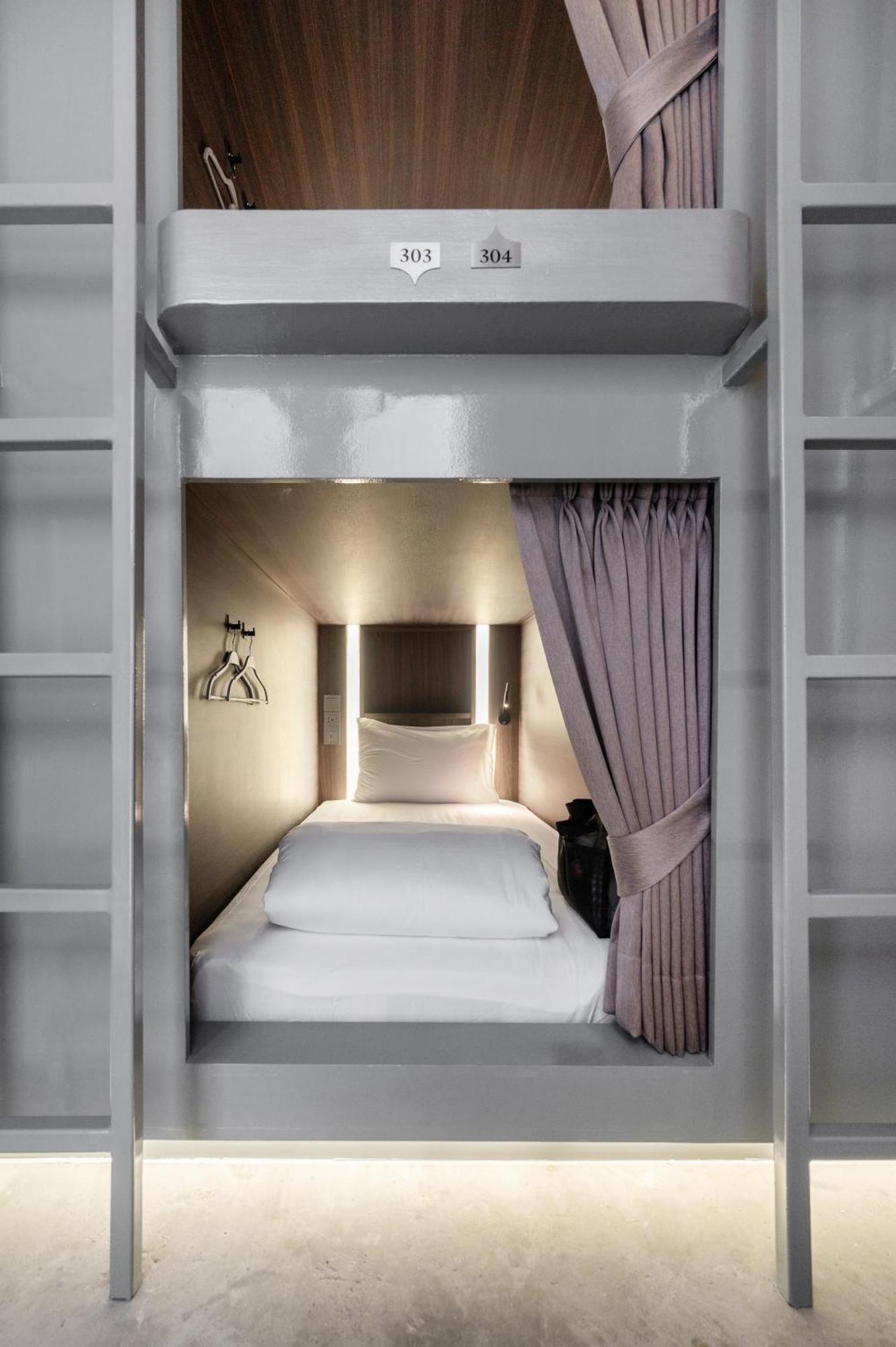 10-Bed Mixed Dormitory Room