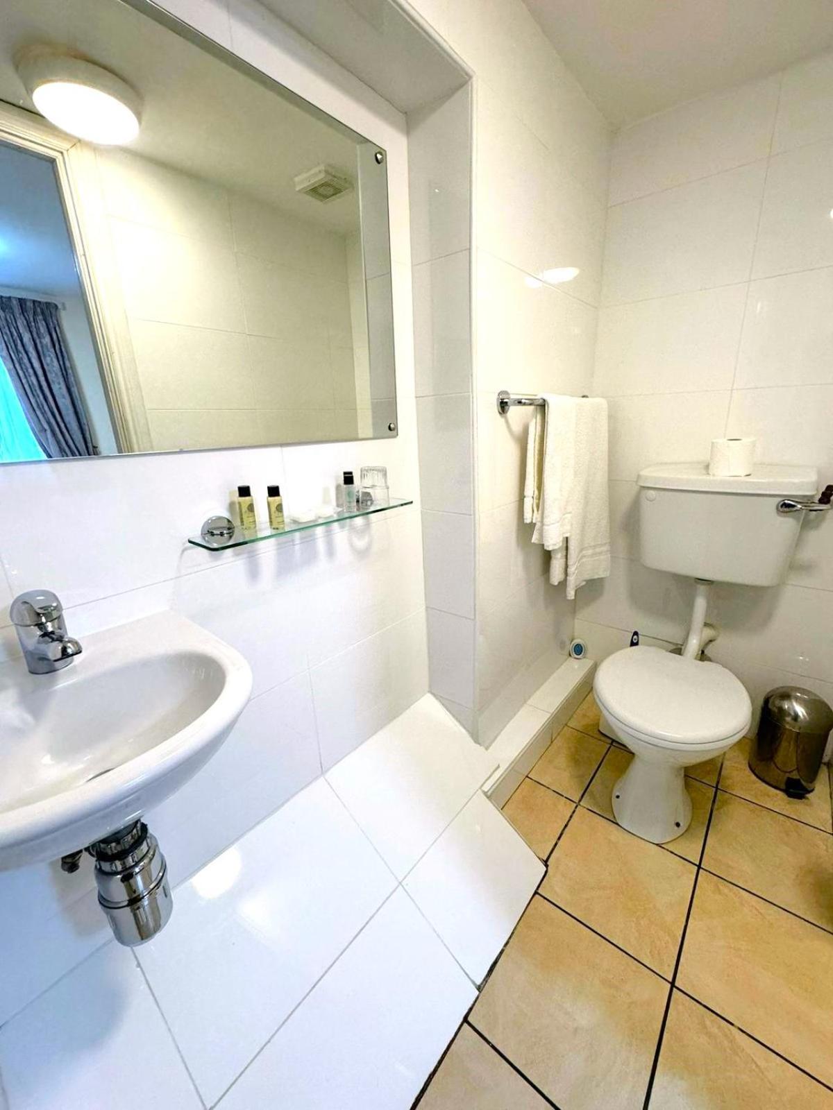 Compact Single Room