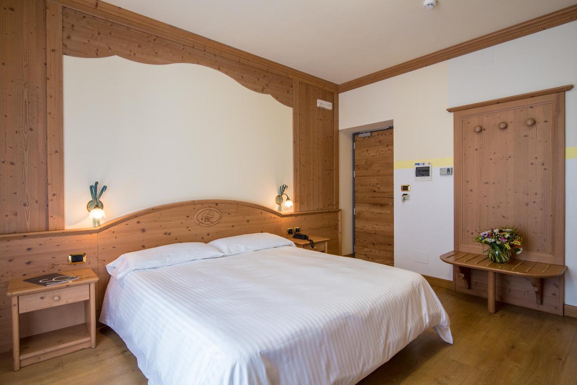 Double Room Mountain View Balcony