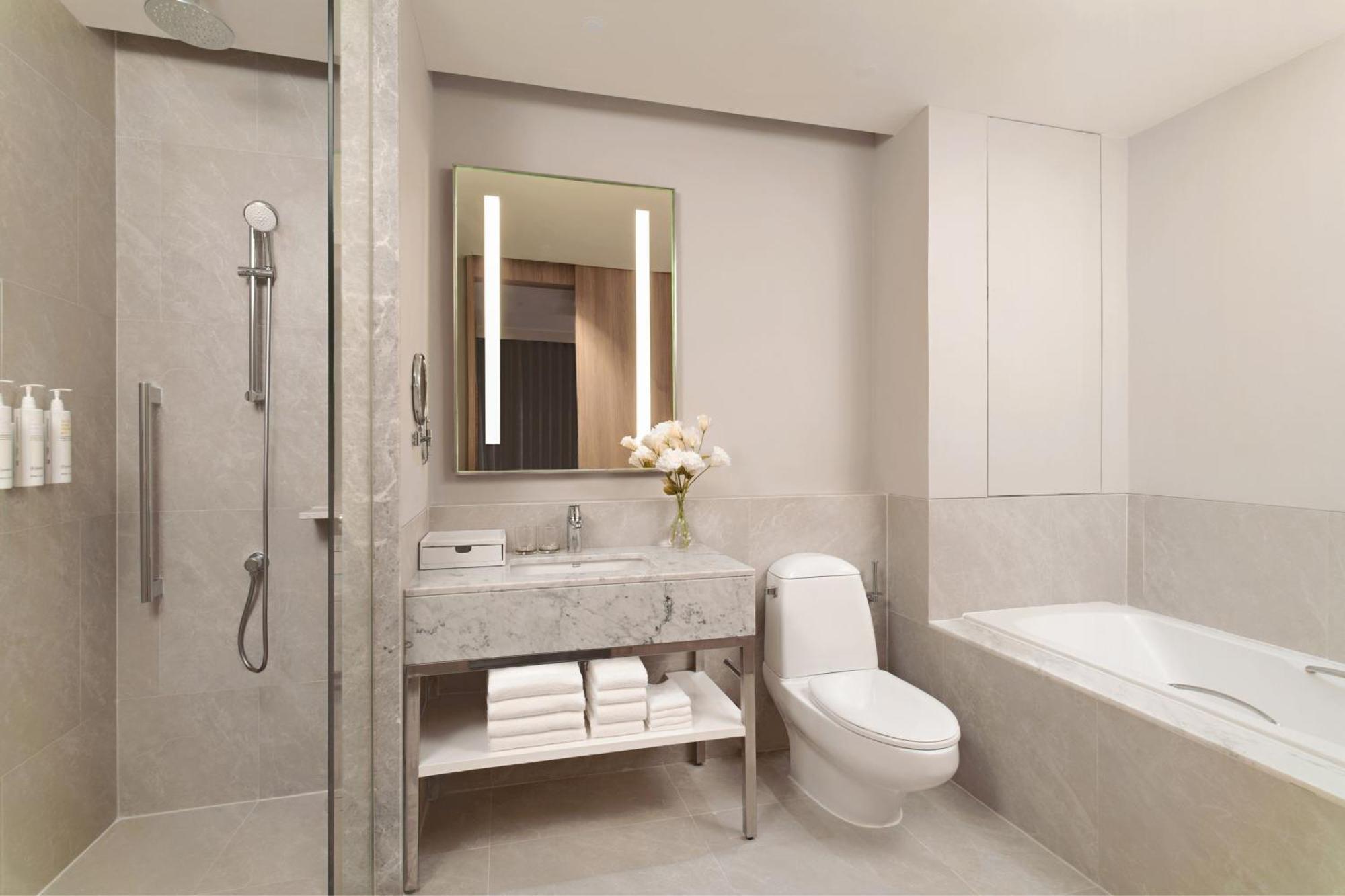 One-Bedroom King Suite with Balcony