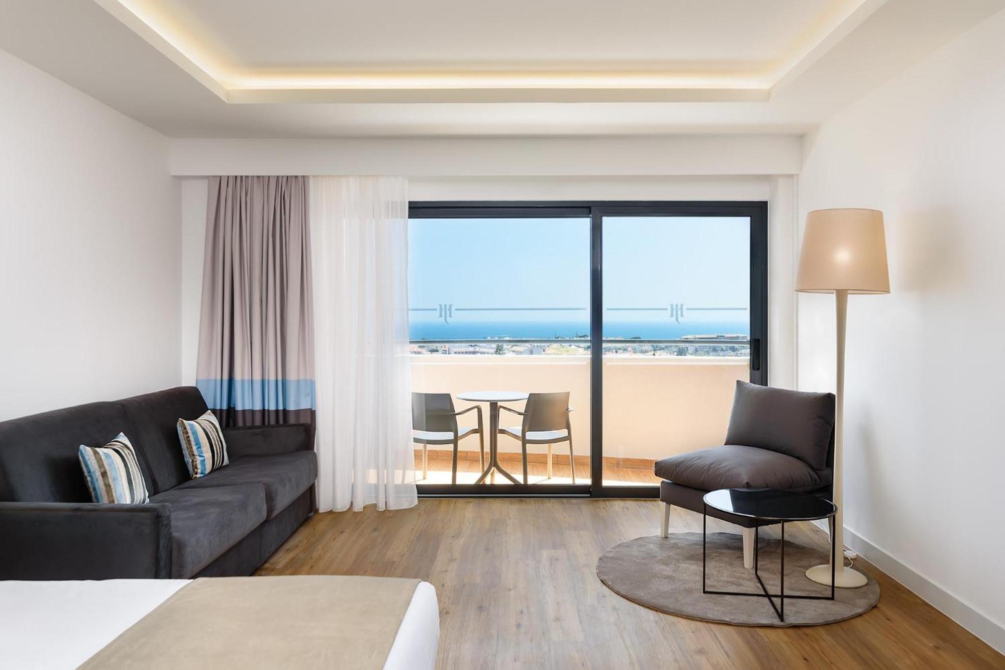 Deluxe Double Room,1592045038:JPEG