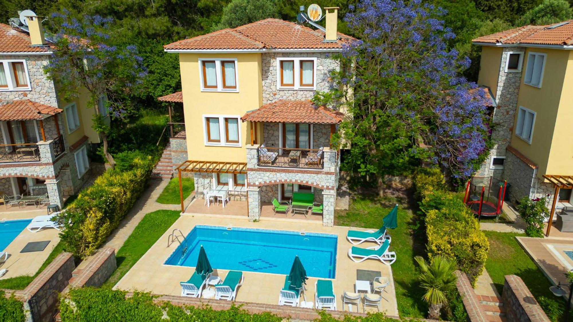 Four-Bedroom Villa Private Pool