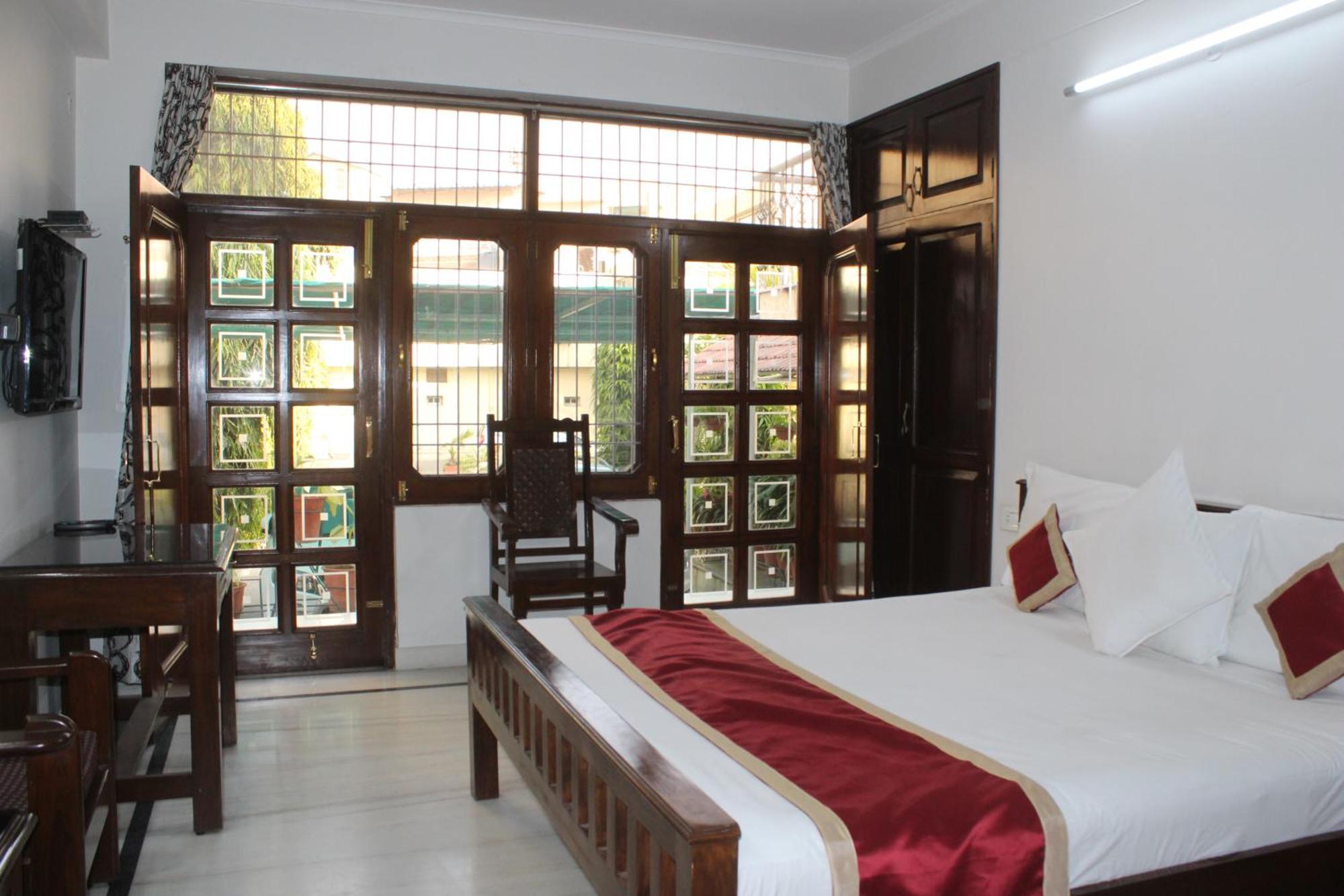 Superior King Room