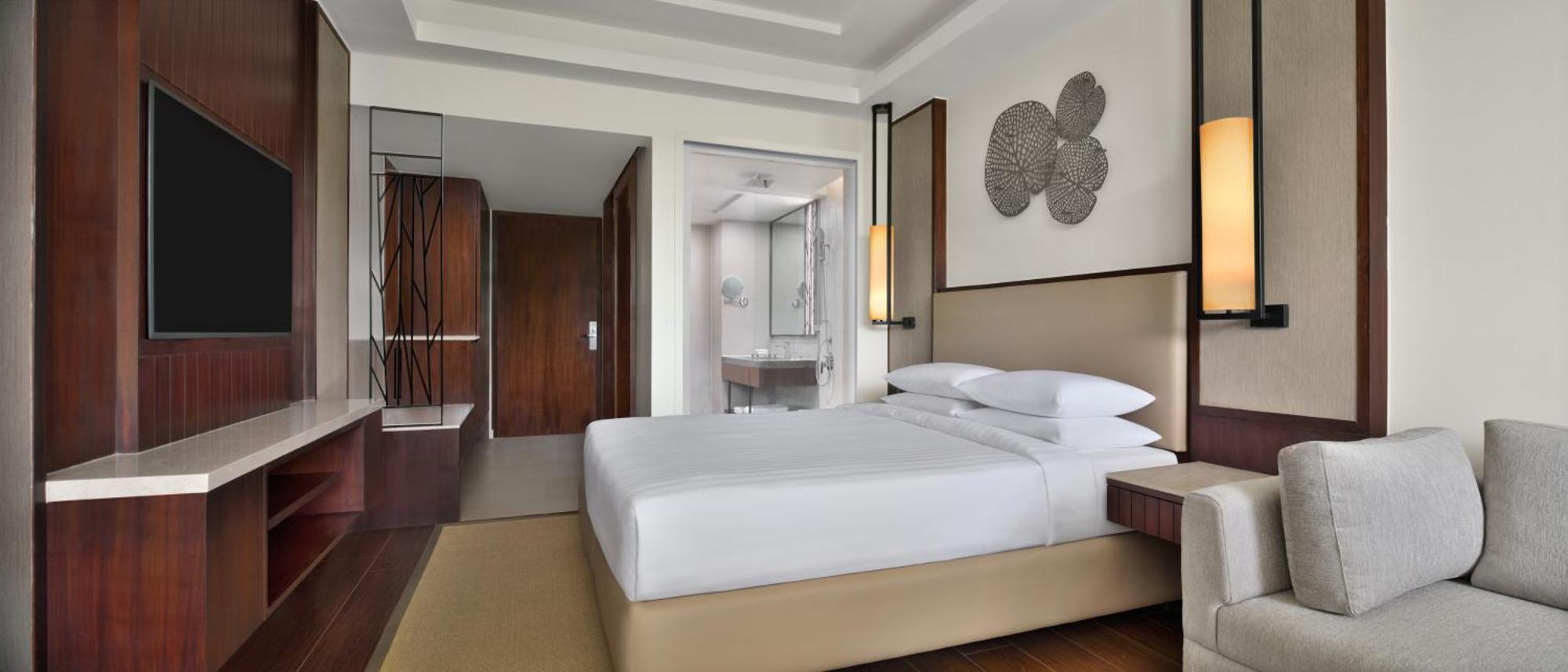 King Room with Balcony and Valley View