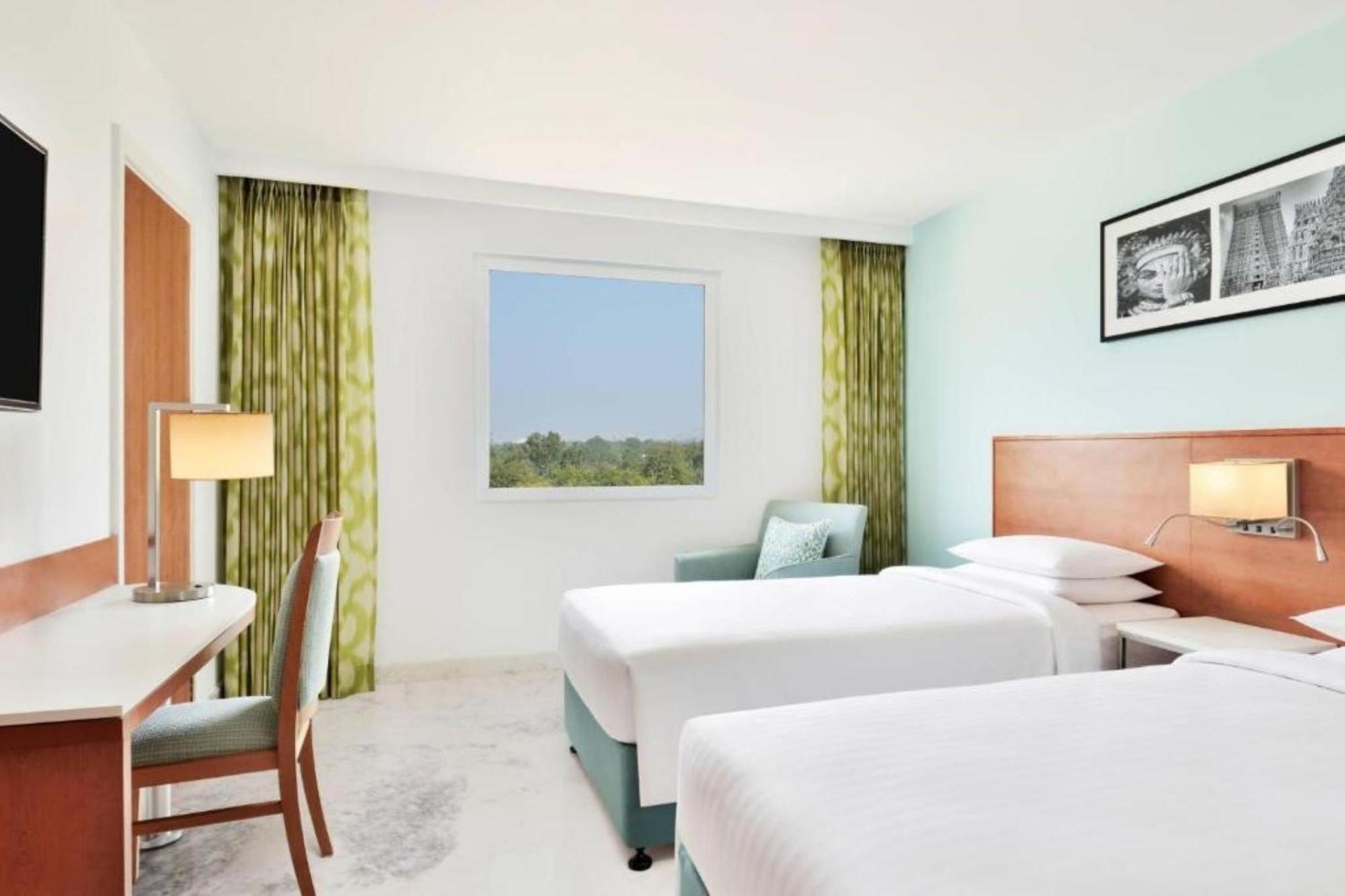 Fairfield Room with Twin Beds with Flexible check-in/check-out
