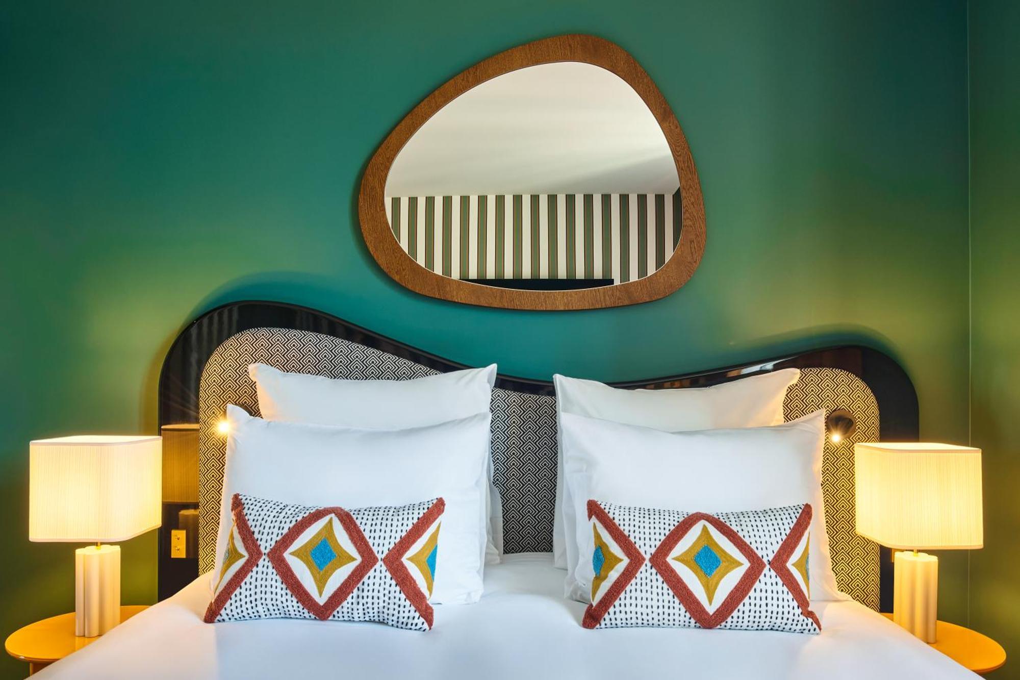 Standard Queen Room