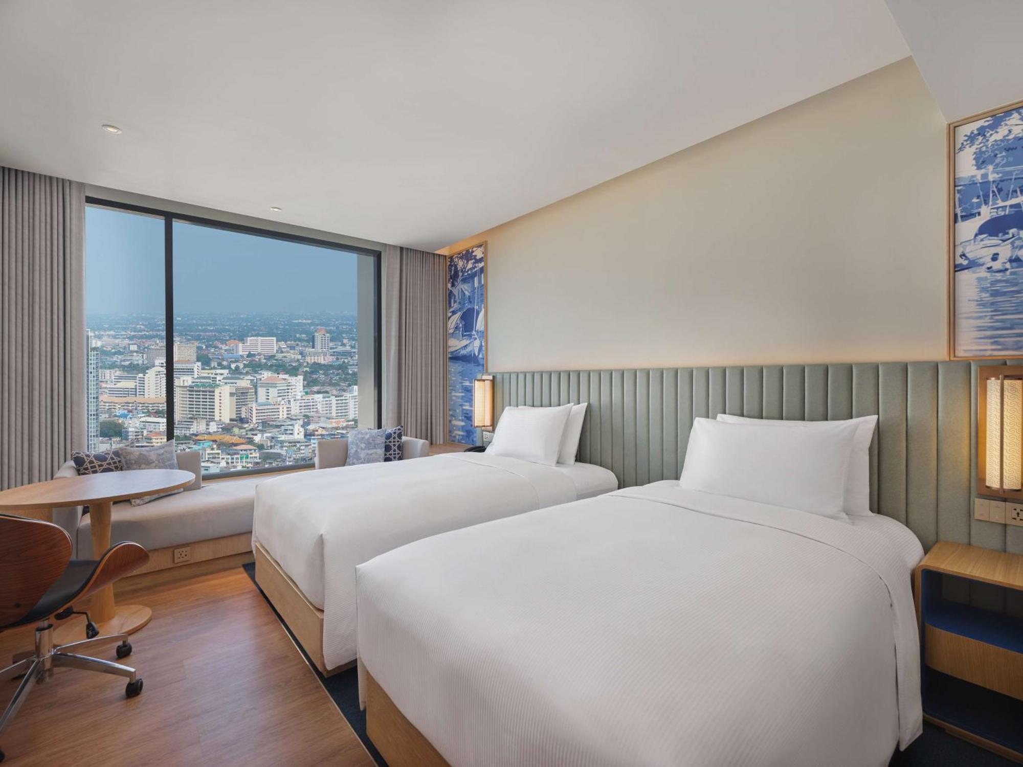 Deluxe Twin Room with City View
