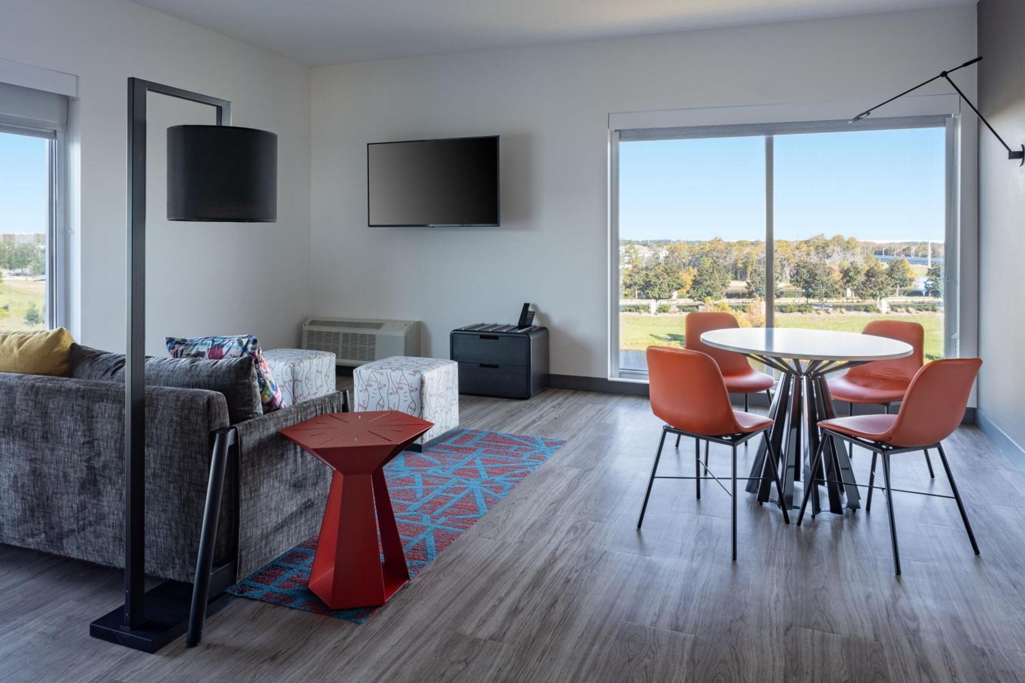 One-Bedroom Queen Suite with Sofa Bed and Water View