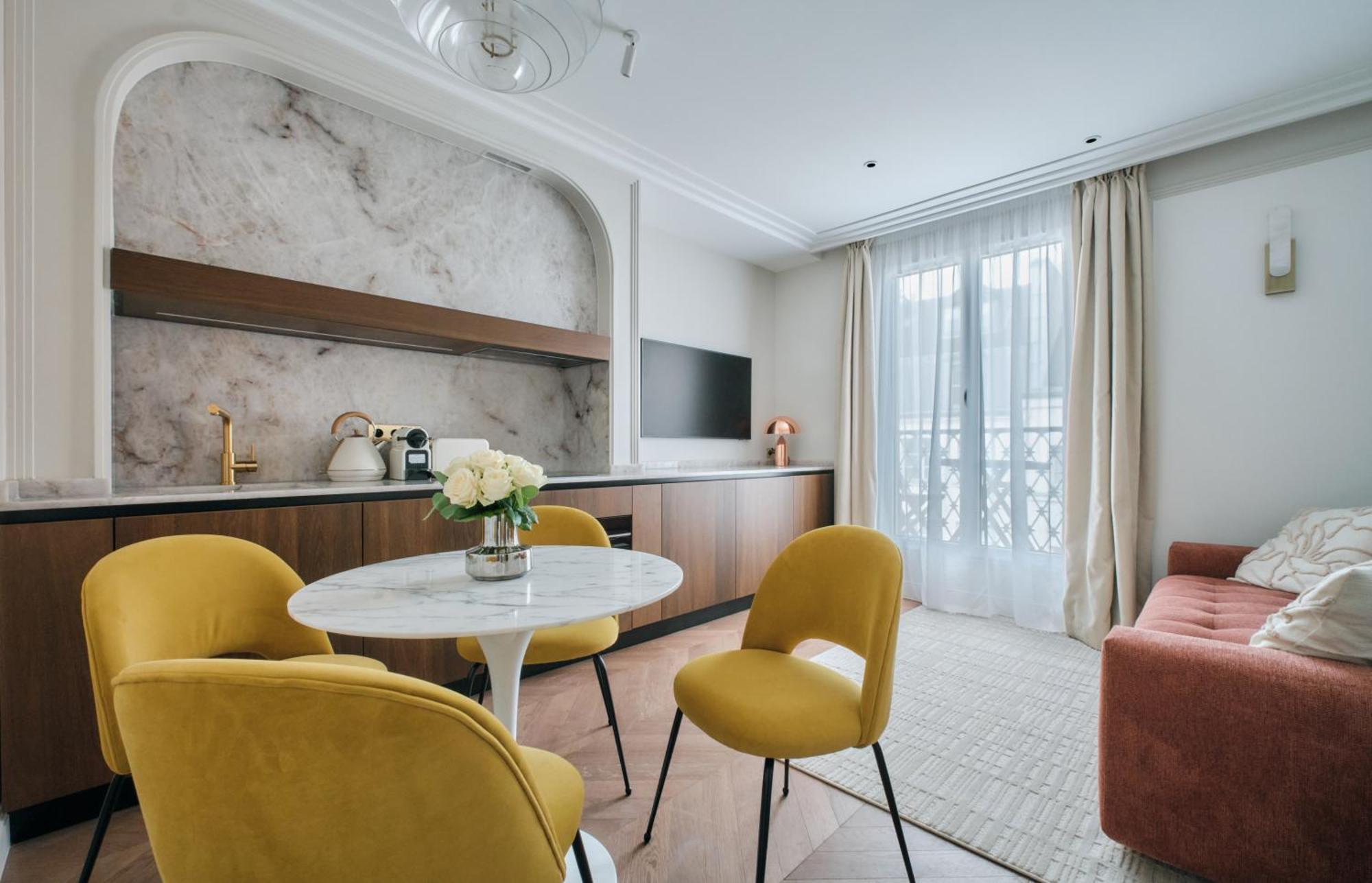 One-Bedroom Apartment with Balcony and City View 501