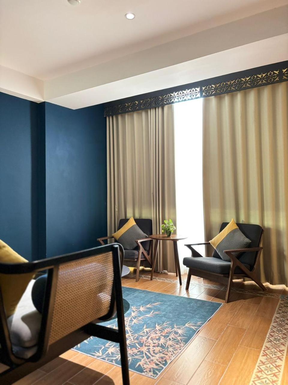 Signature King Suite