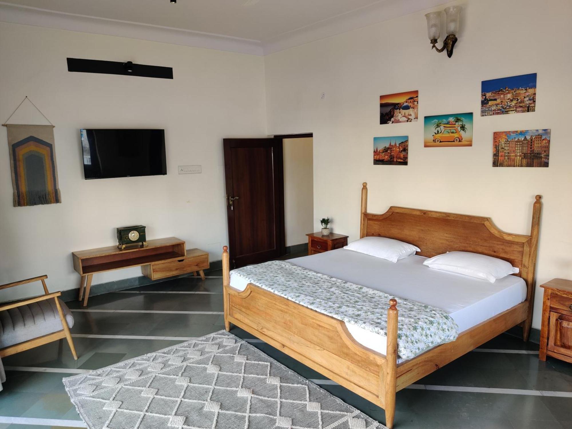 King Room with Balcony