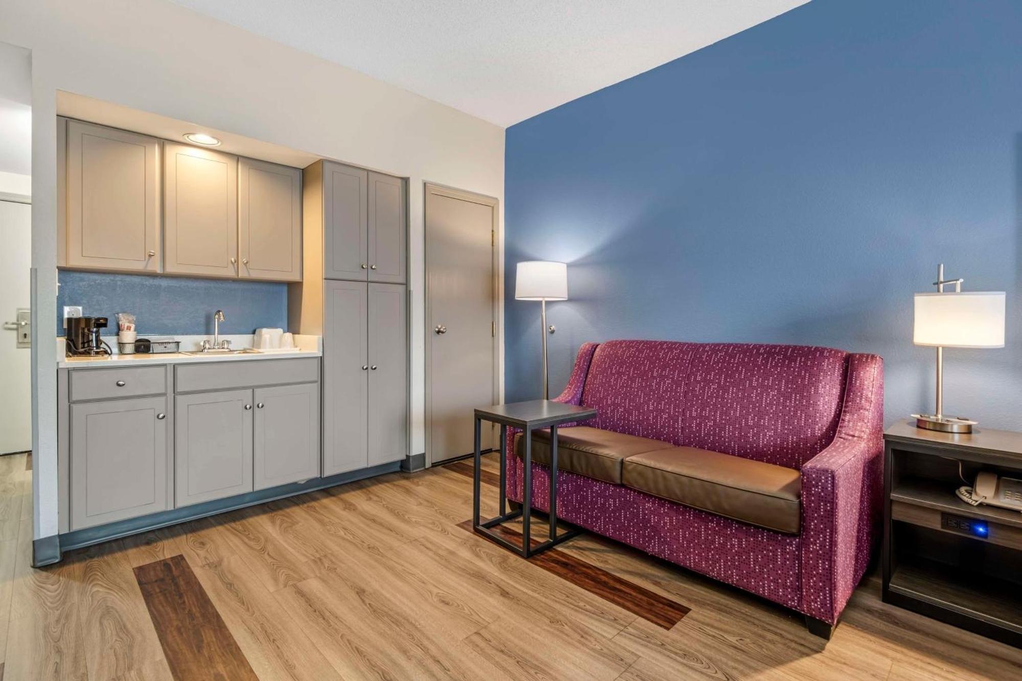 King Room with Sofa Bed