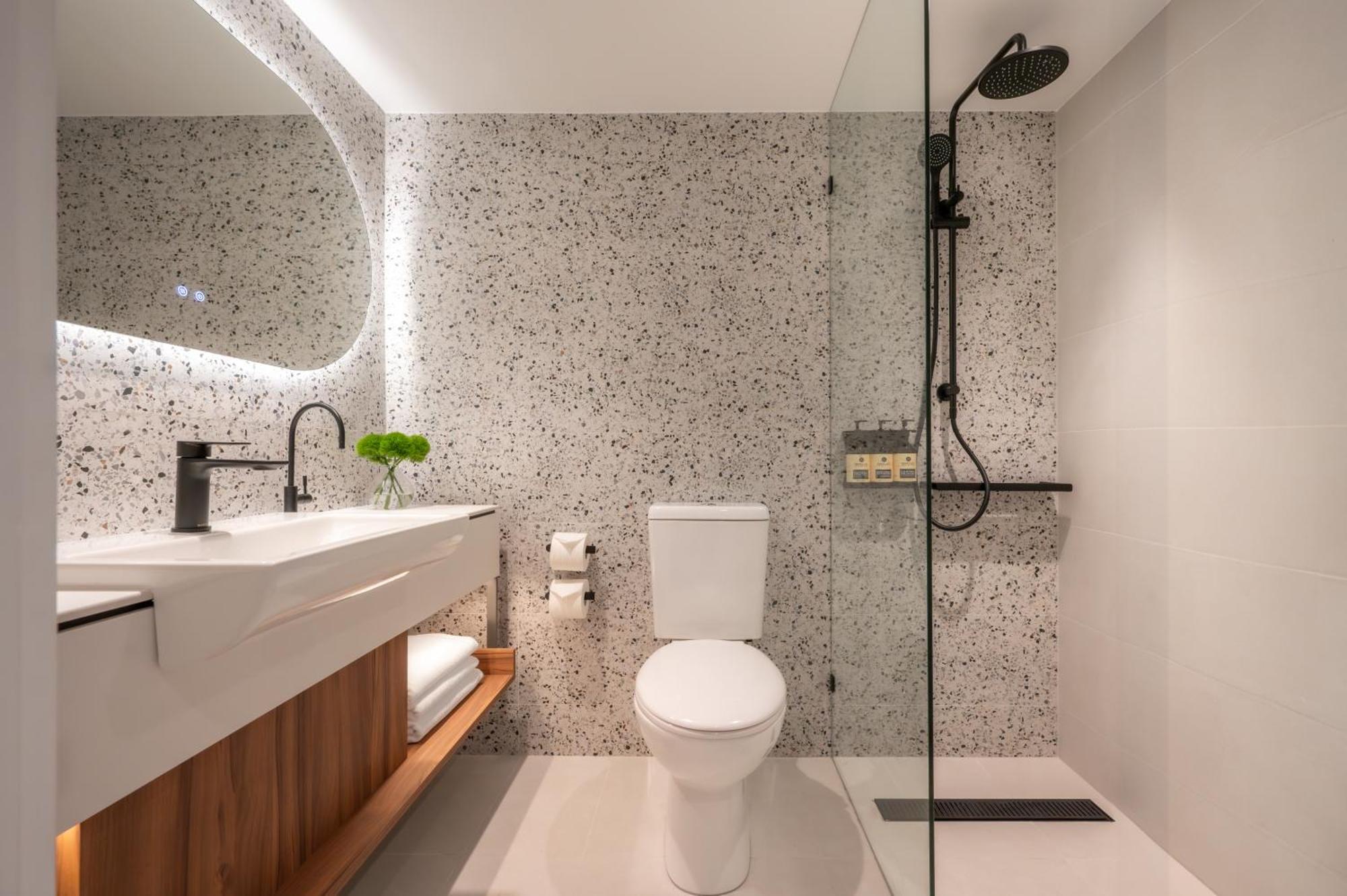 Superior Two Queen,1629900071:JPEG