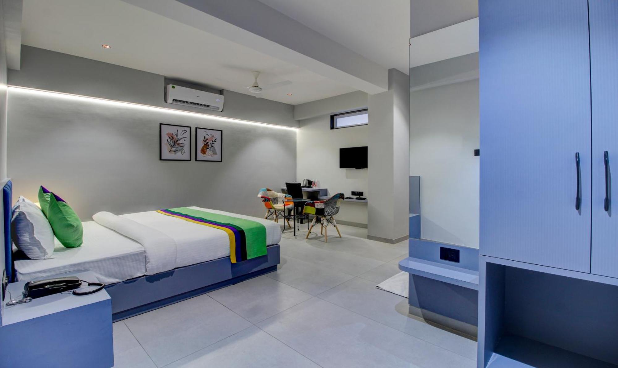 Deluxe Double Room with Balcony