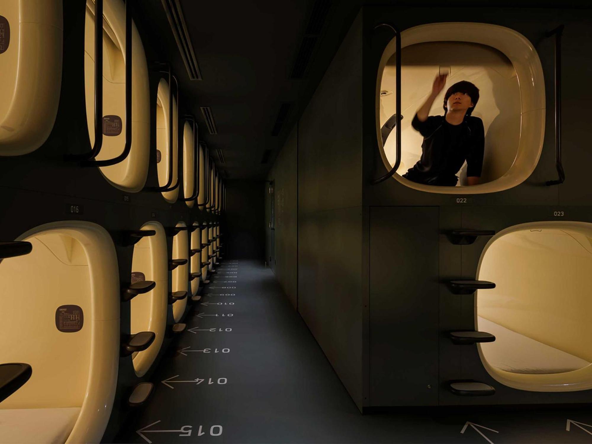 Capsule Room Male Sleep Report