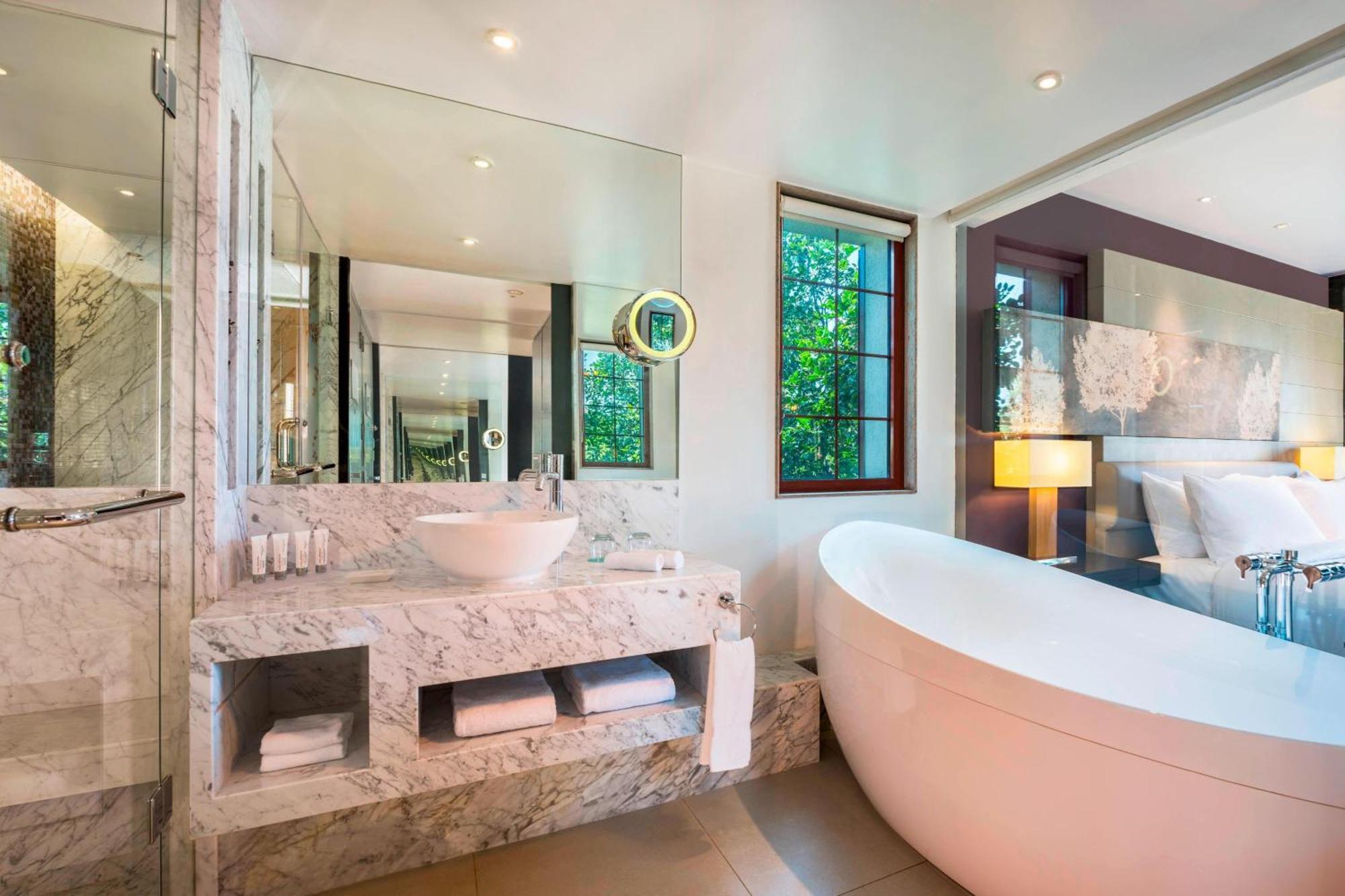 1 King Bed, Forest View, Tranquility Suite