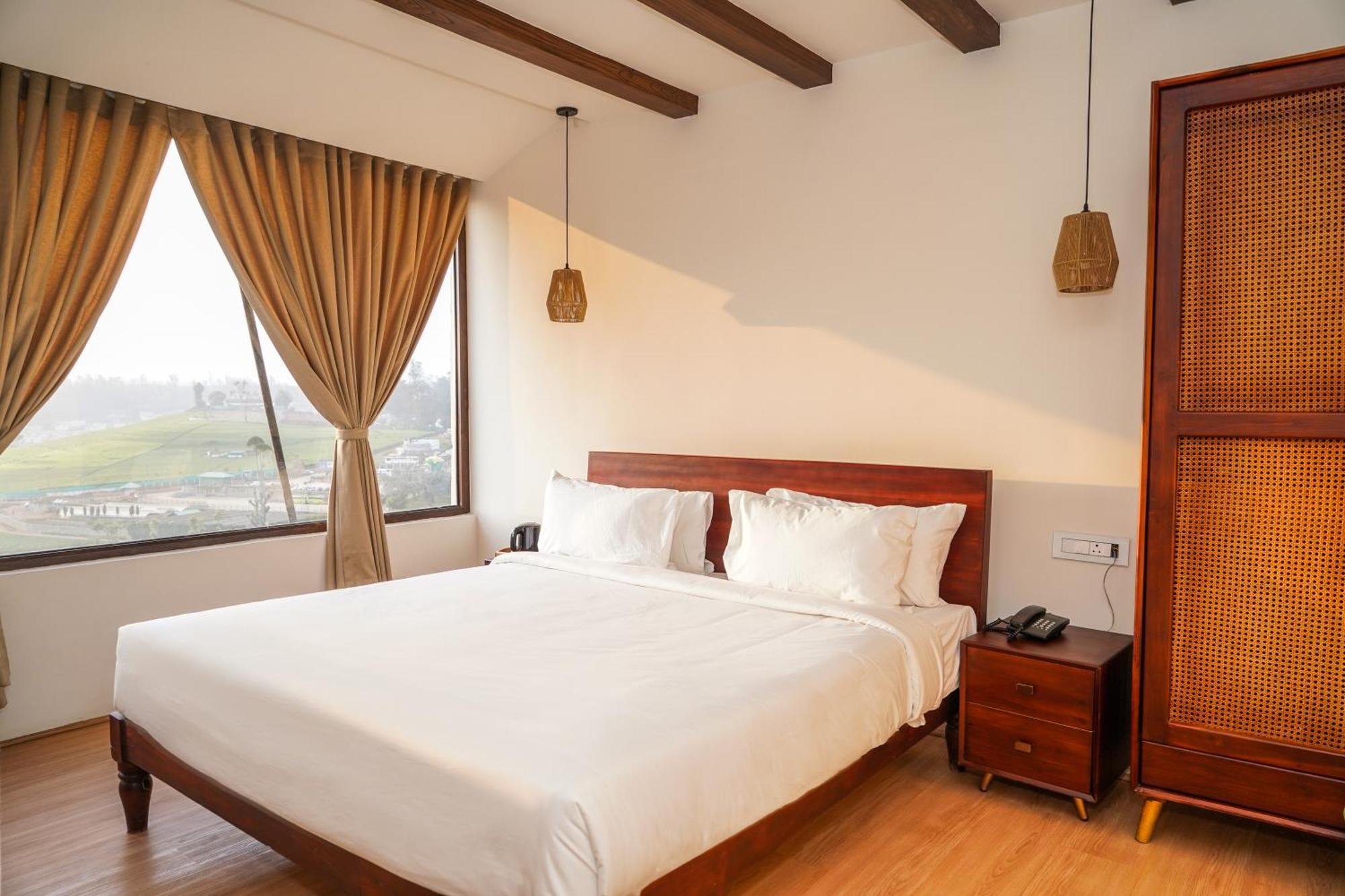 Suite with Mountain View