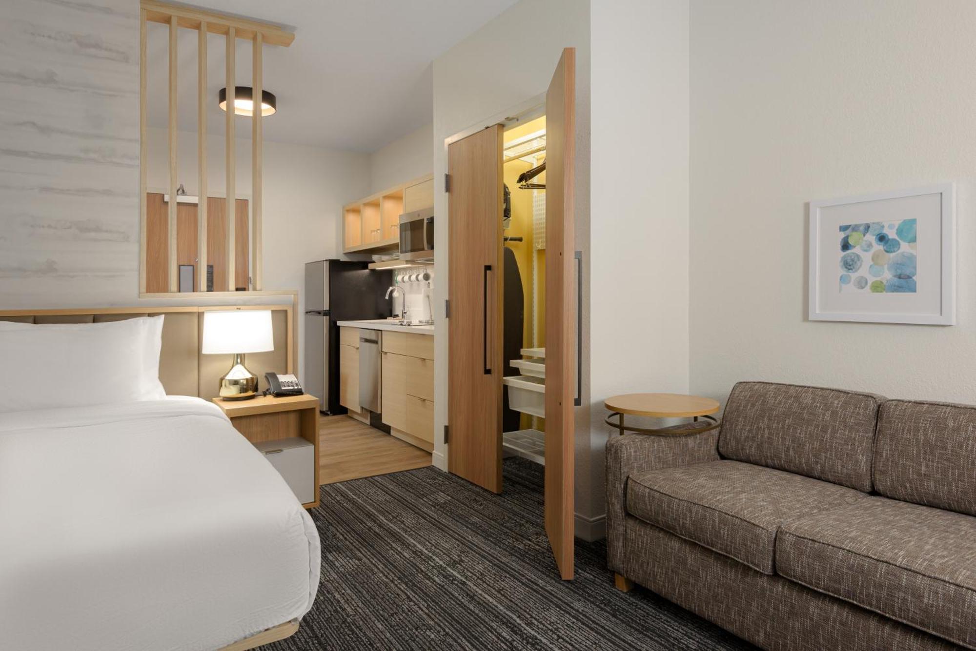 King Studio Suite - Hearing Accessible