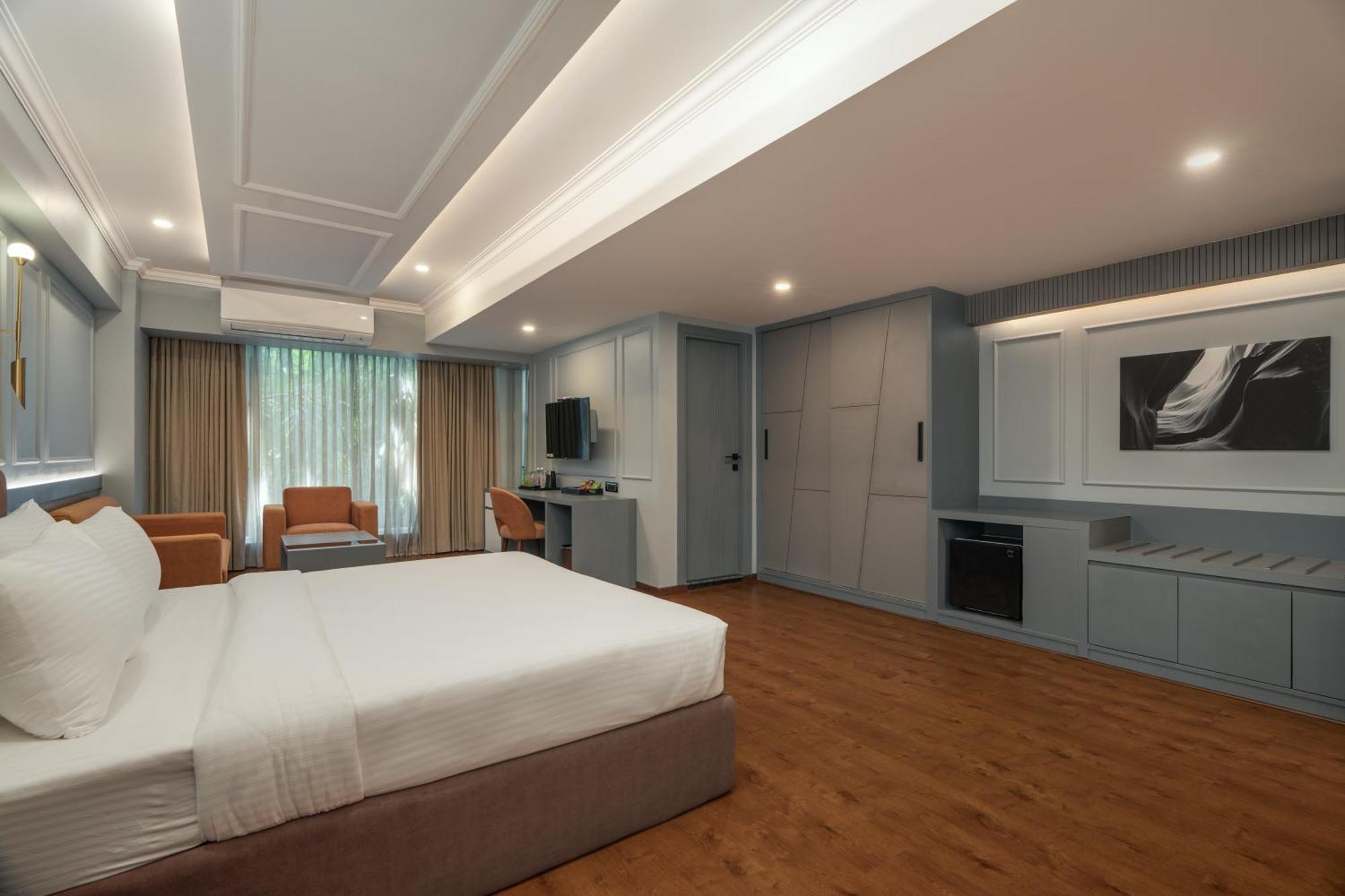 Superior King Room