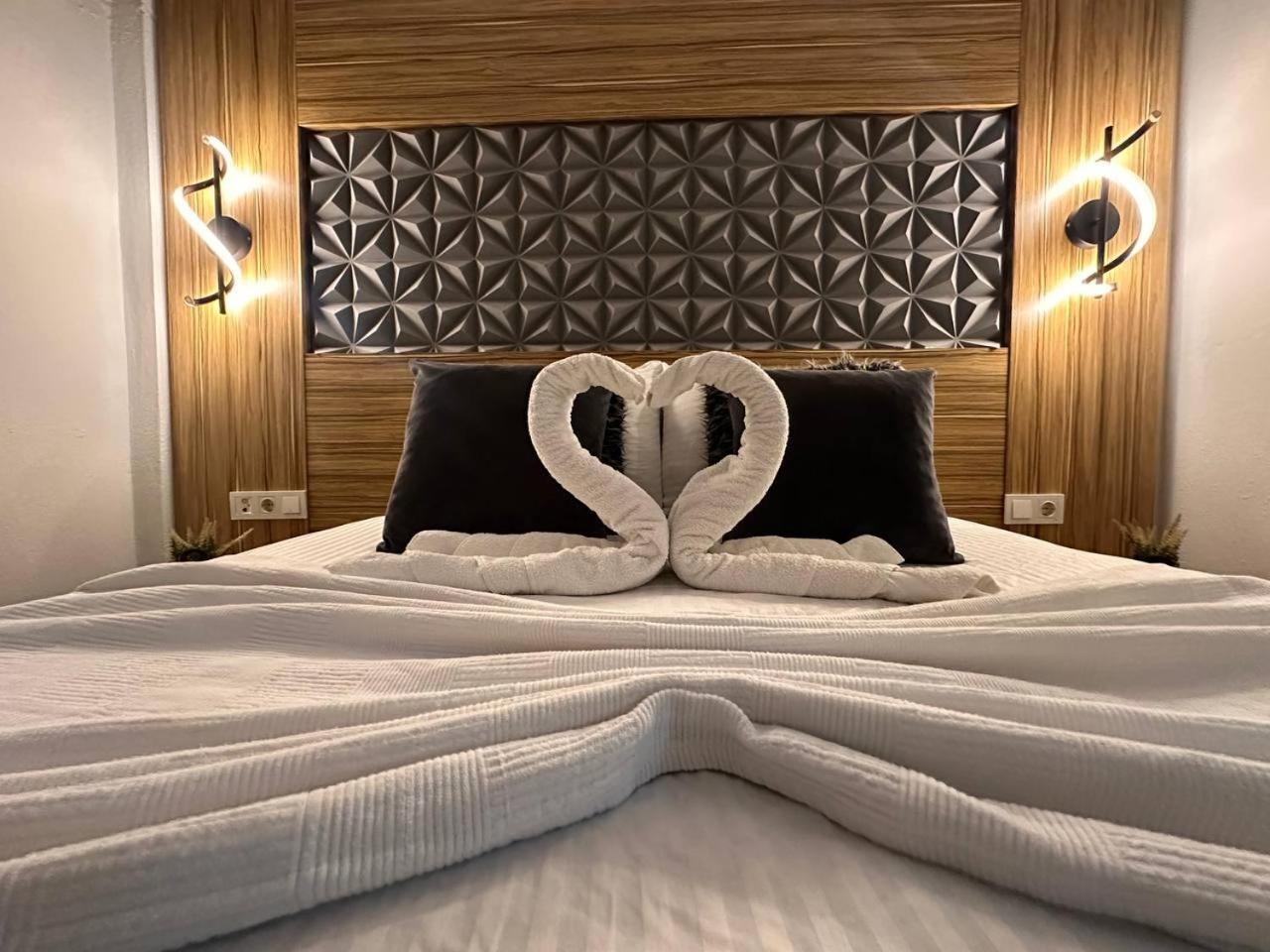 Double Room,1636699045:JPEG