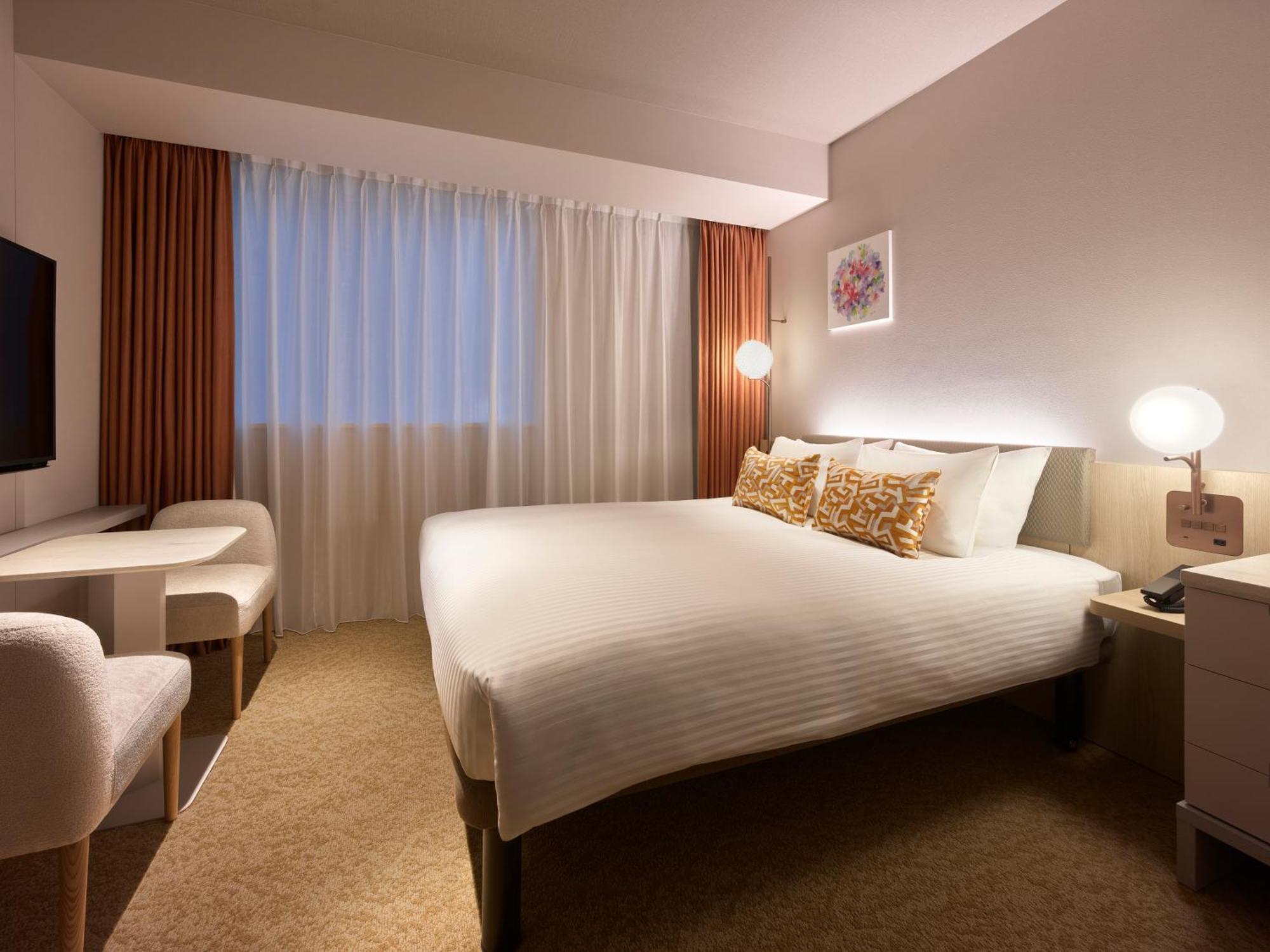 Standard Queen Room