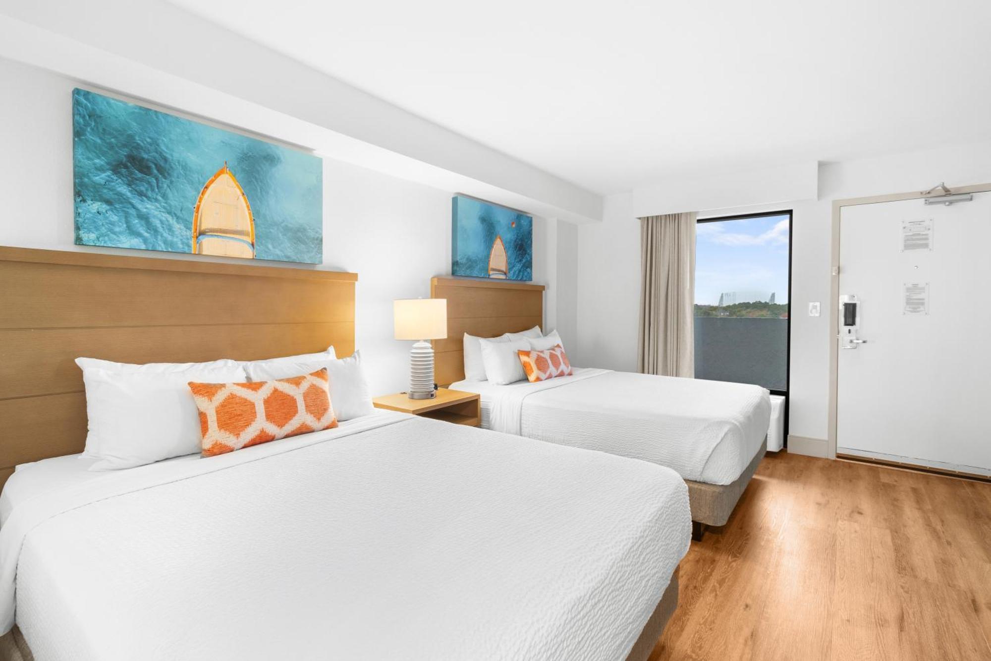 Oceanfront Deluxe One Bedroom Double Suite