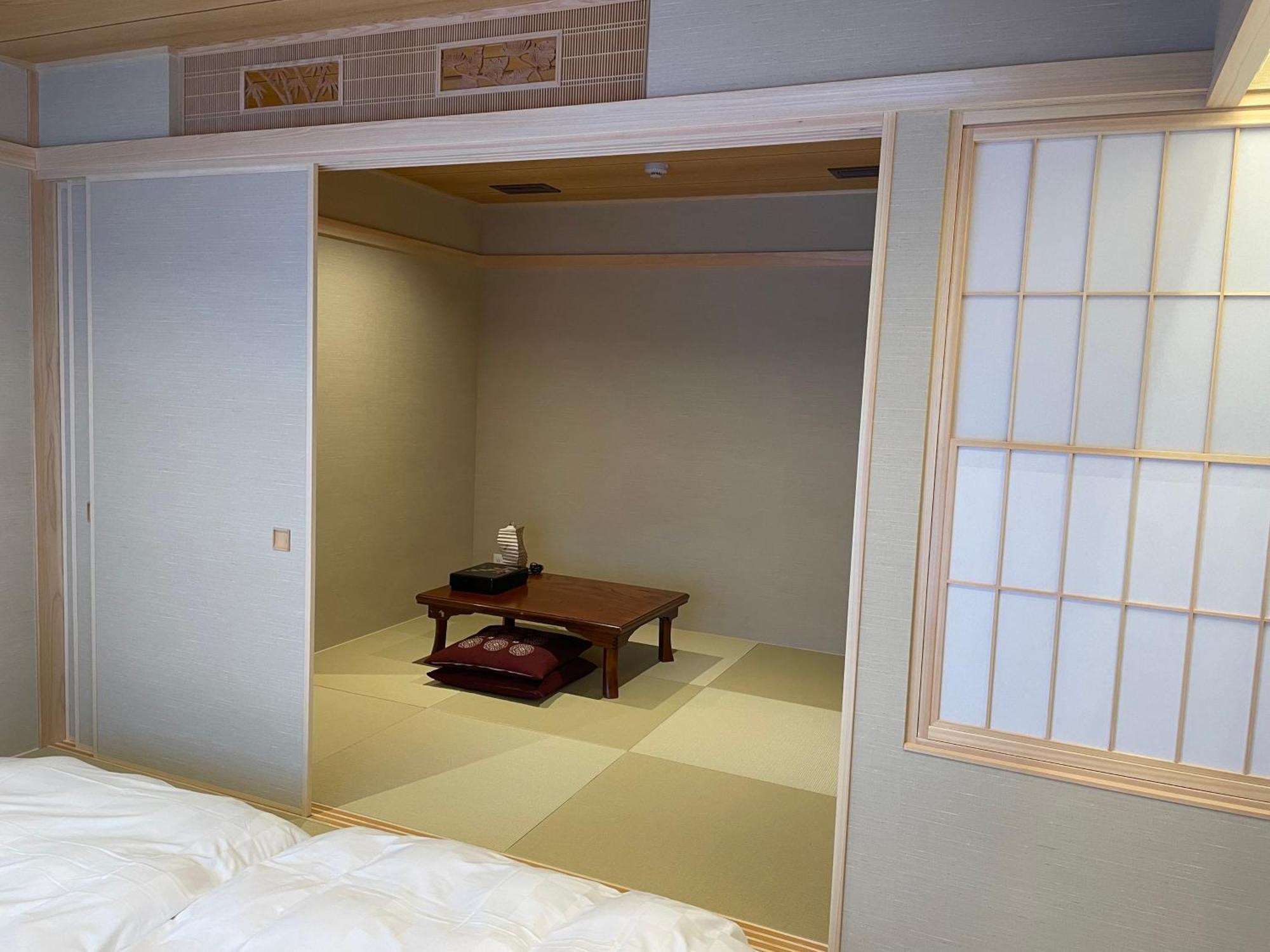 Japanese-Style Family Room