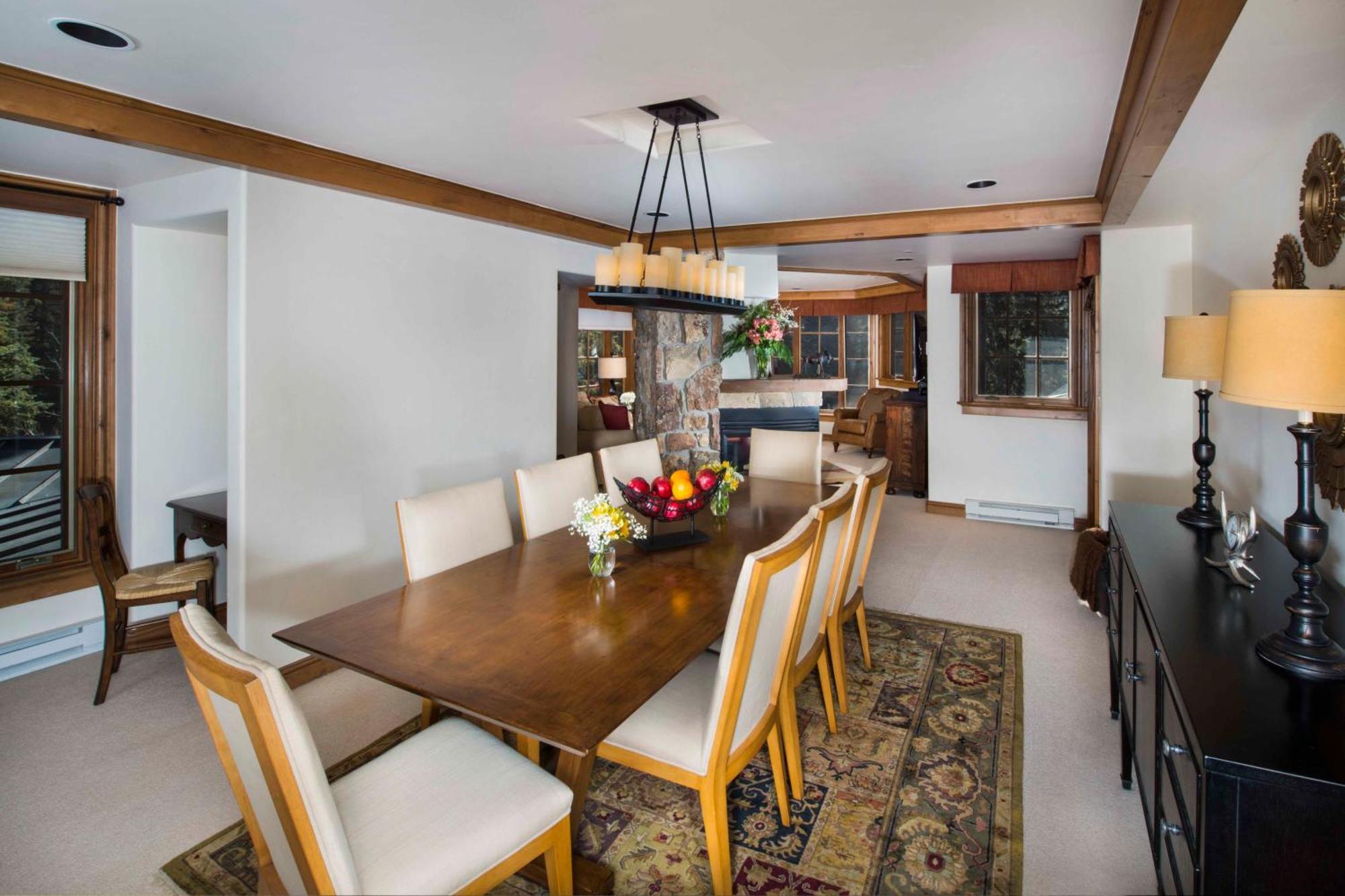 Three-Bedroom Apartment with Mountain View