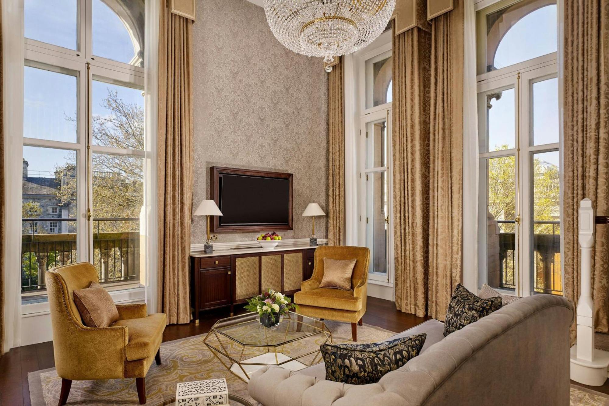 Presidential King Suite City View
