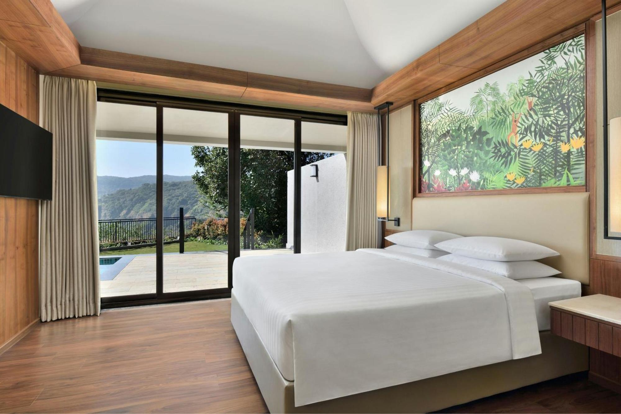 One-Bedroom King Villa with Patio and Valley View - Club Level